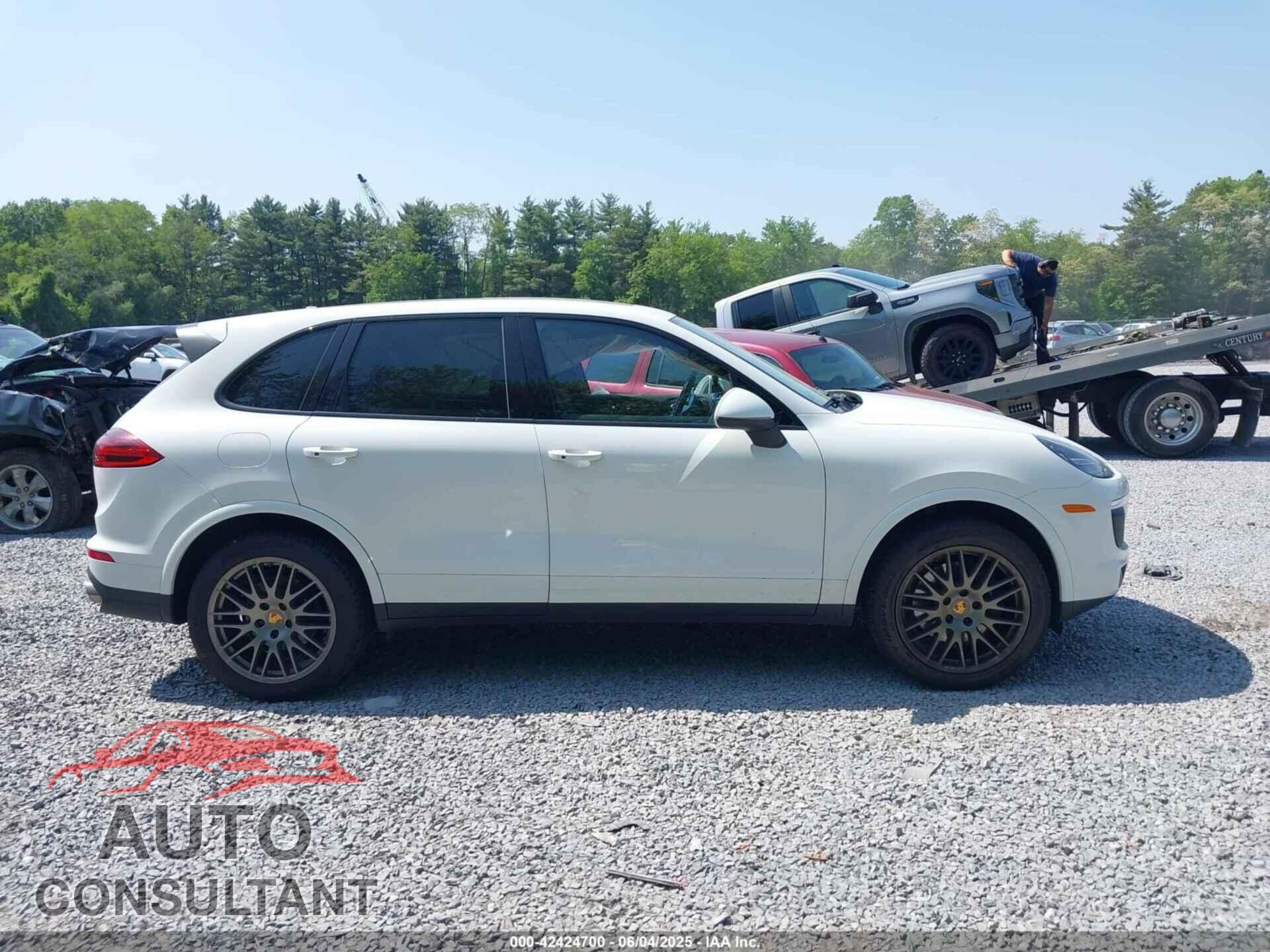 PORSCHE CAYENNE 2017 - WP1AA2A25HKA83825