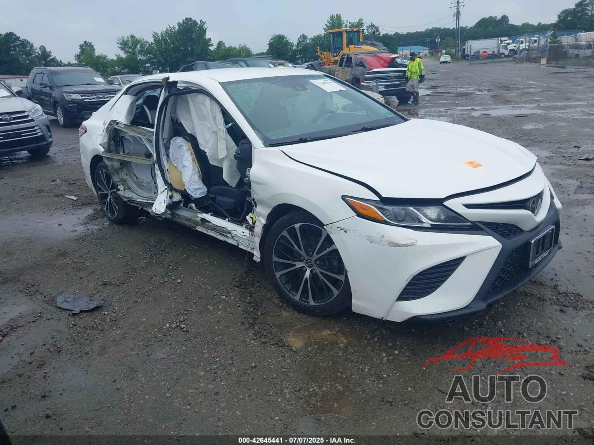 TOYOTA CAMRY 2020 - 4T1G11AK5LU350475