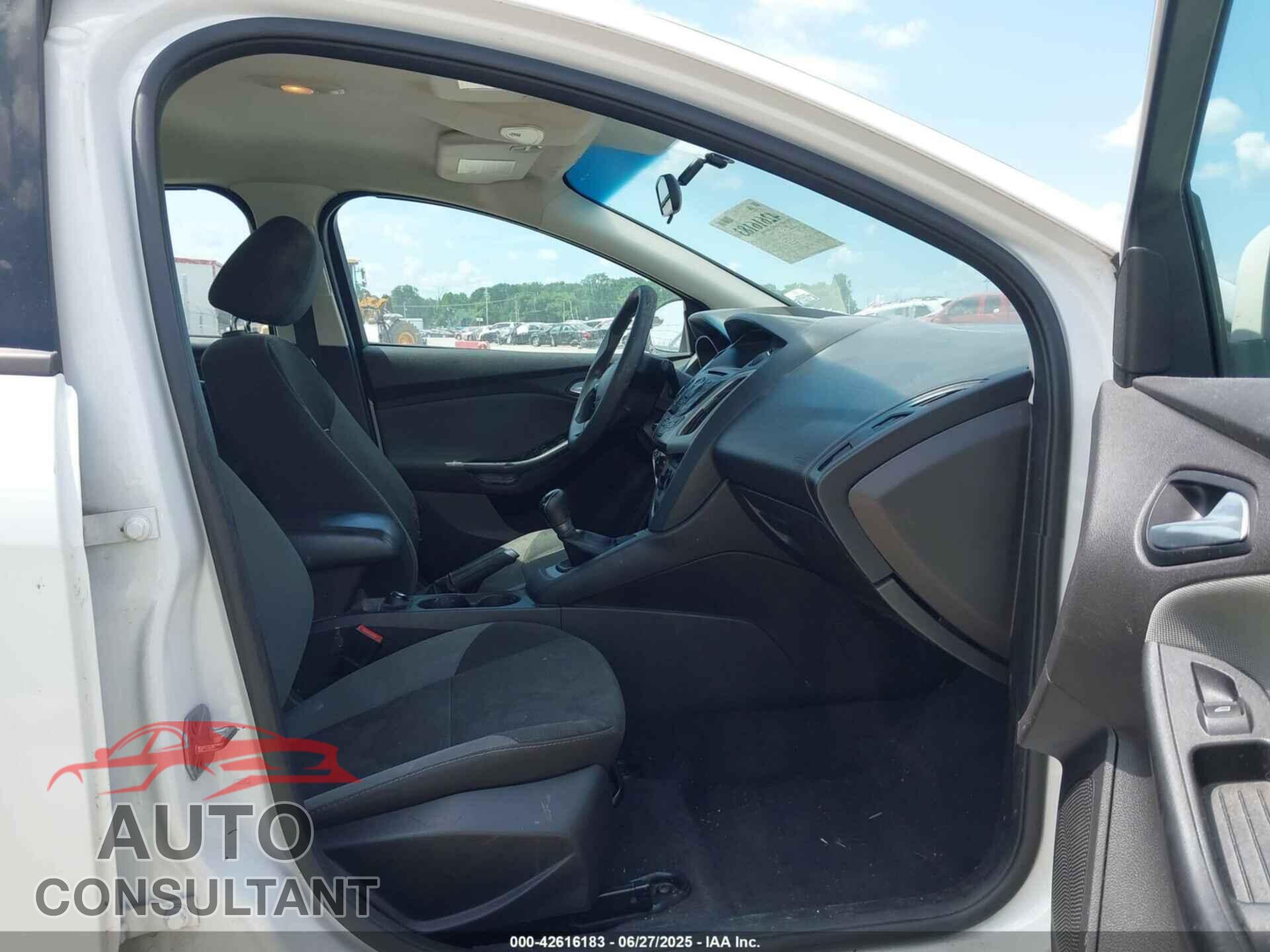 FORD FOCUS 2014 - 1FADP3F24EL106079
