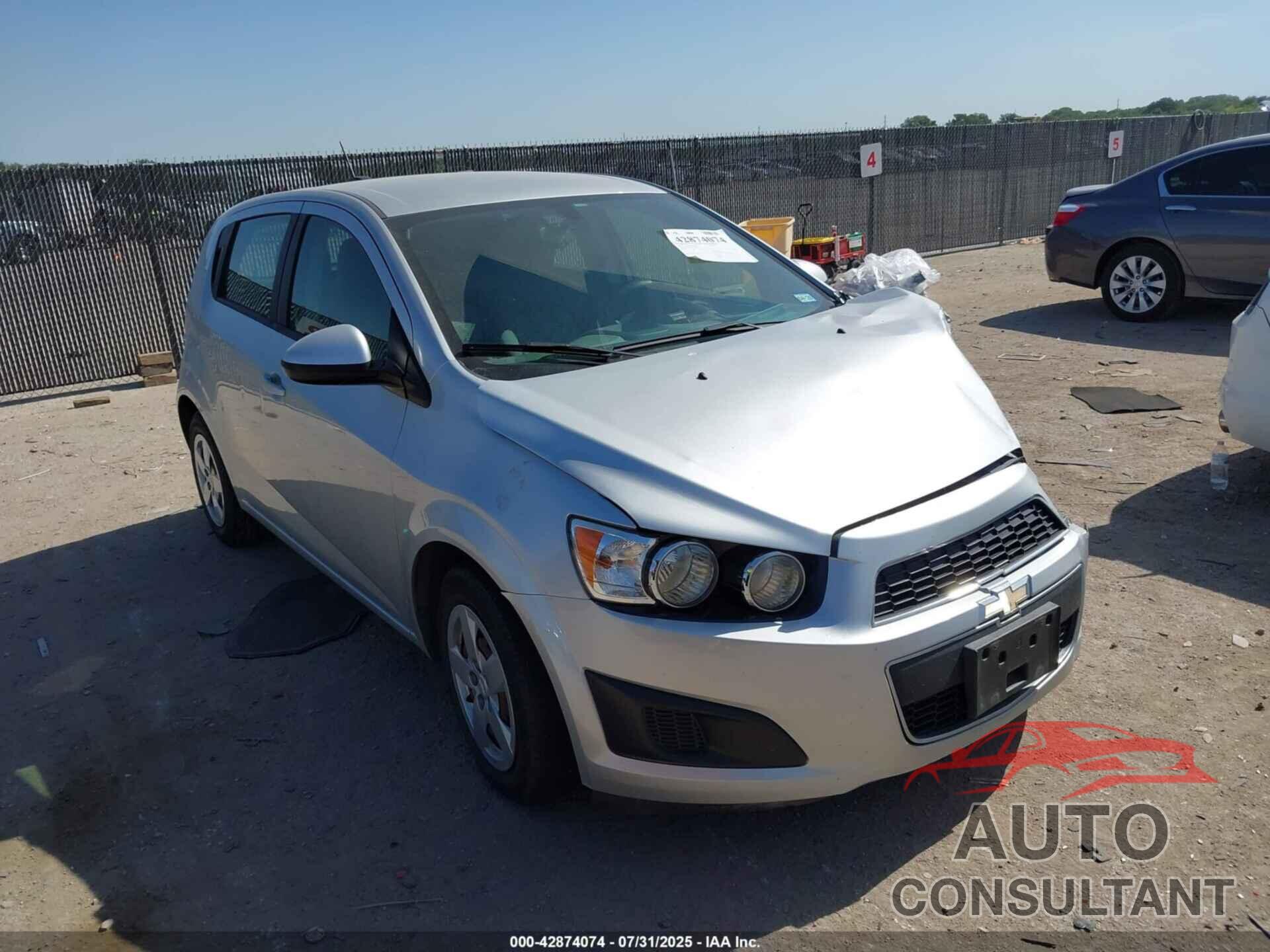 CHEVROLET SONIC 2015 - 1G1JA6SH3F4217401