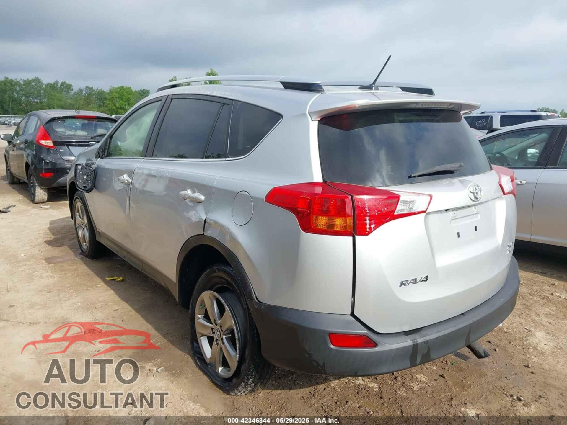 TOYOTA RAV4 2015 - JTMRFREV3FD140334