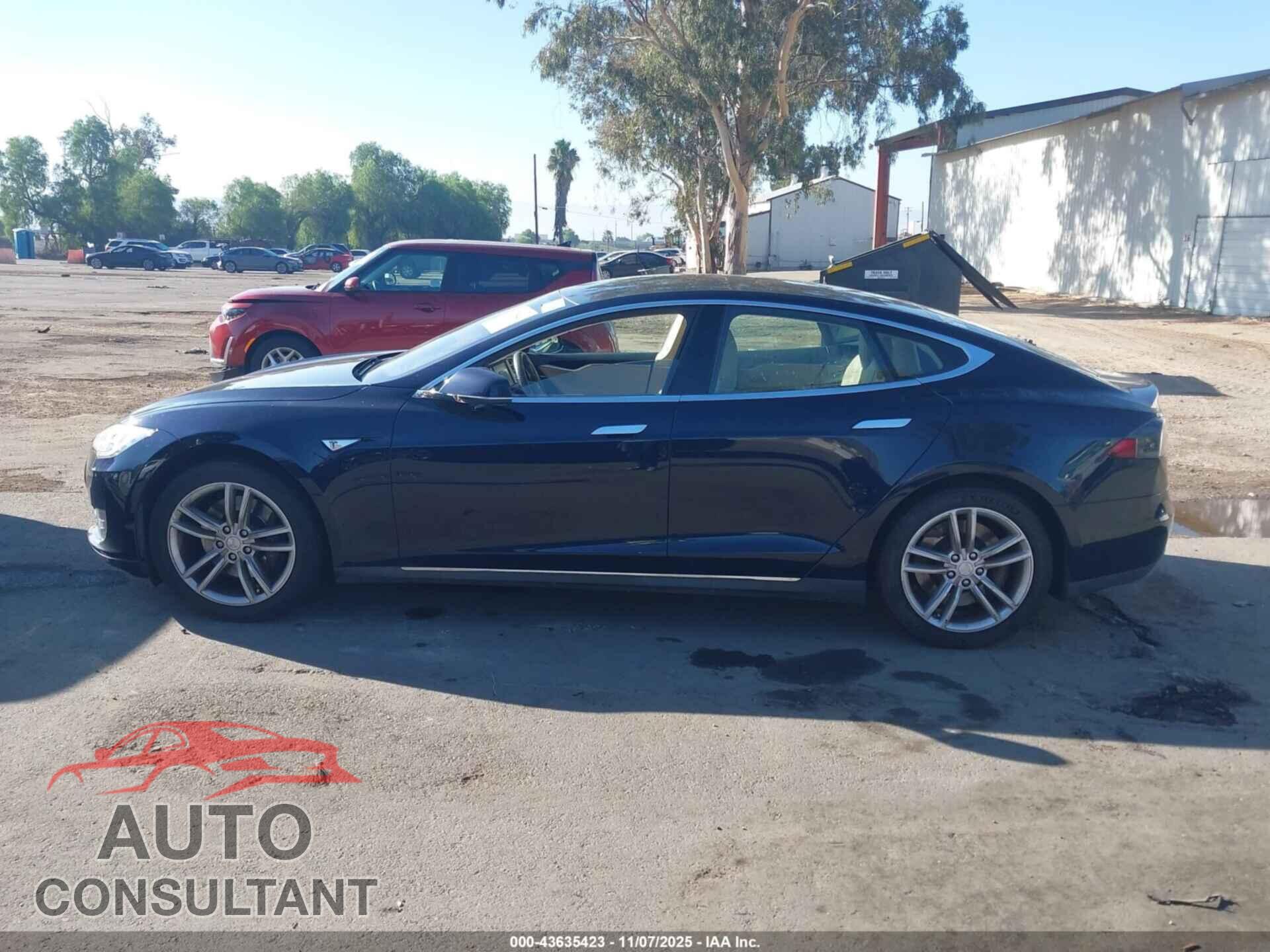 TESLA MODEL S 2015 - 5YJSA1S1XFFP77006