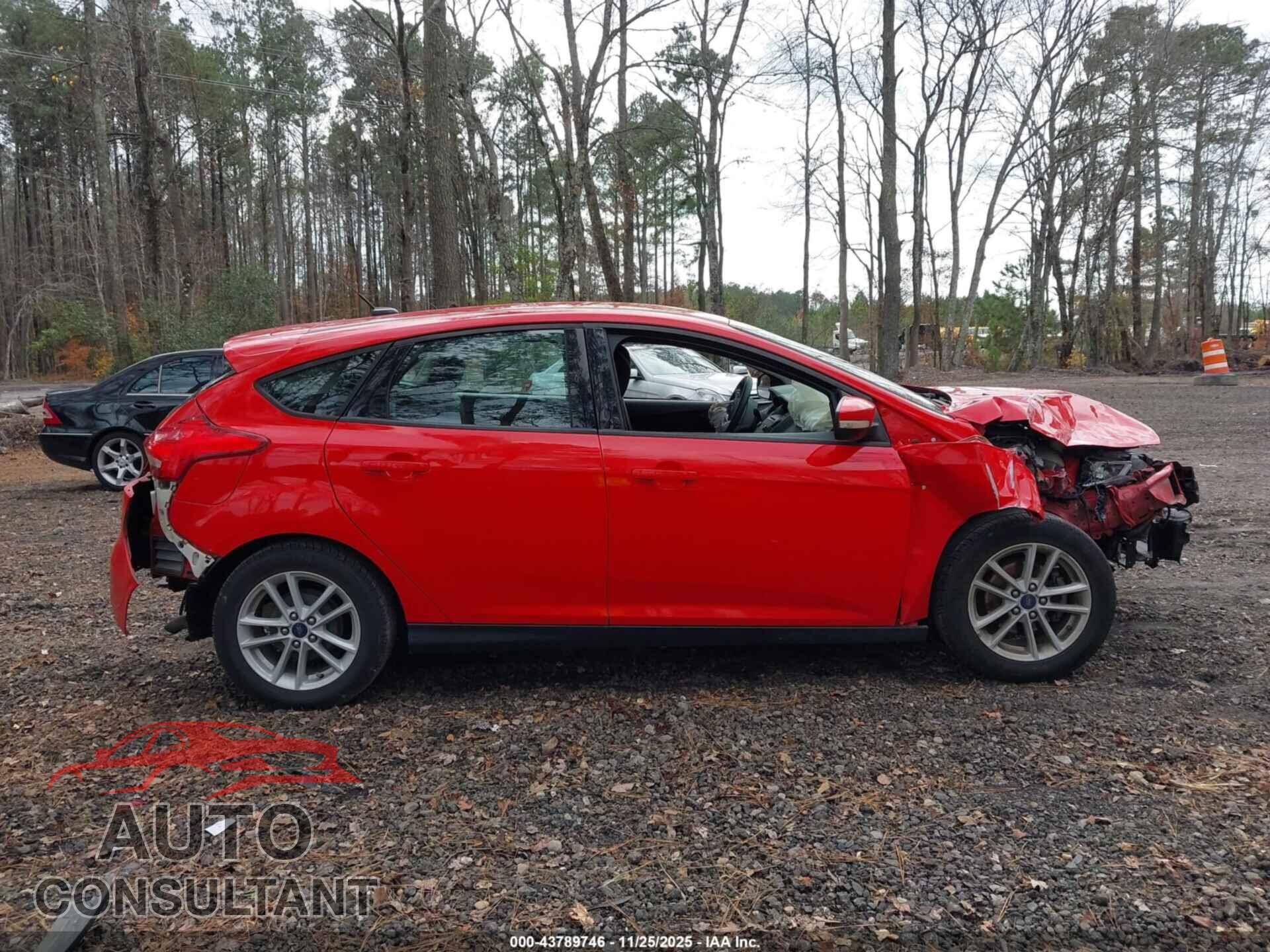 FORD FOCUS 2017 - 1FADP3K22HL231902