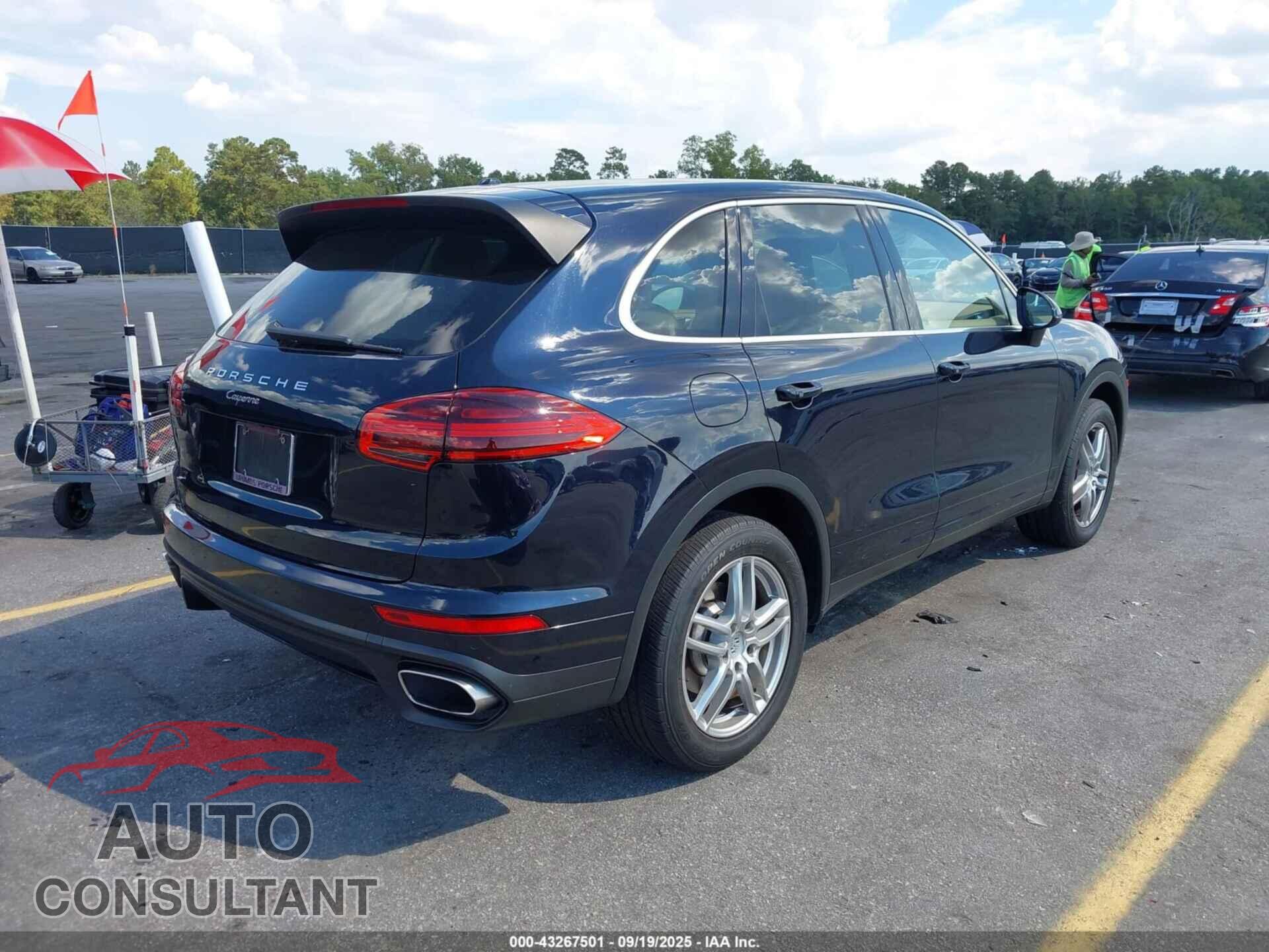 PORSCHE CAYENNE 2016 - WP1AA2A2XGLA00611
