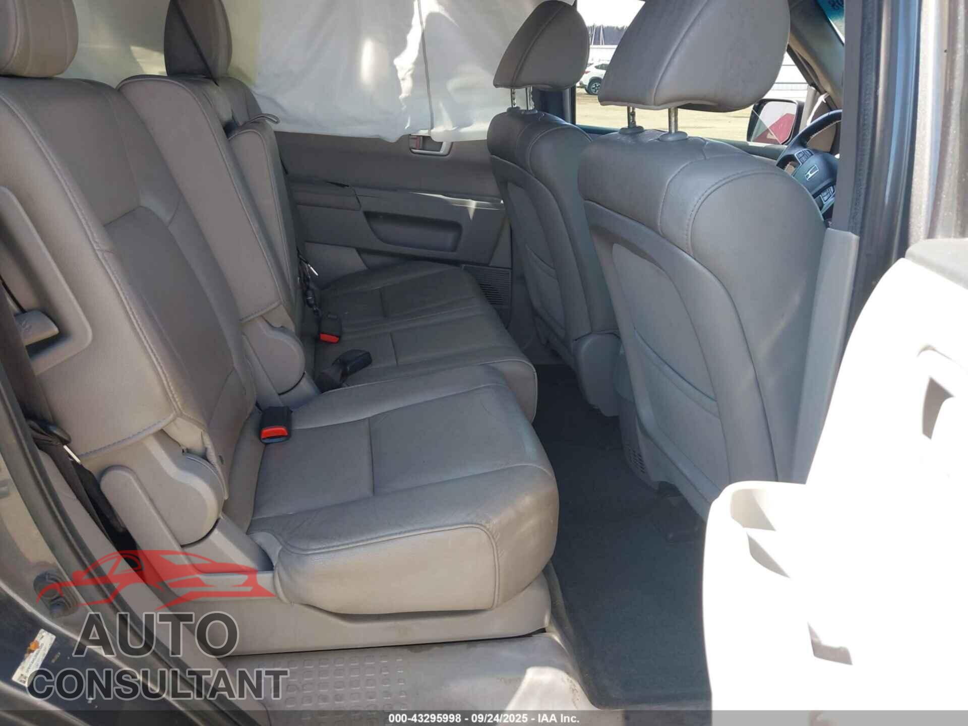 HONDA PILOT 2013 - 5FNYF4H53DB065005
