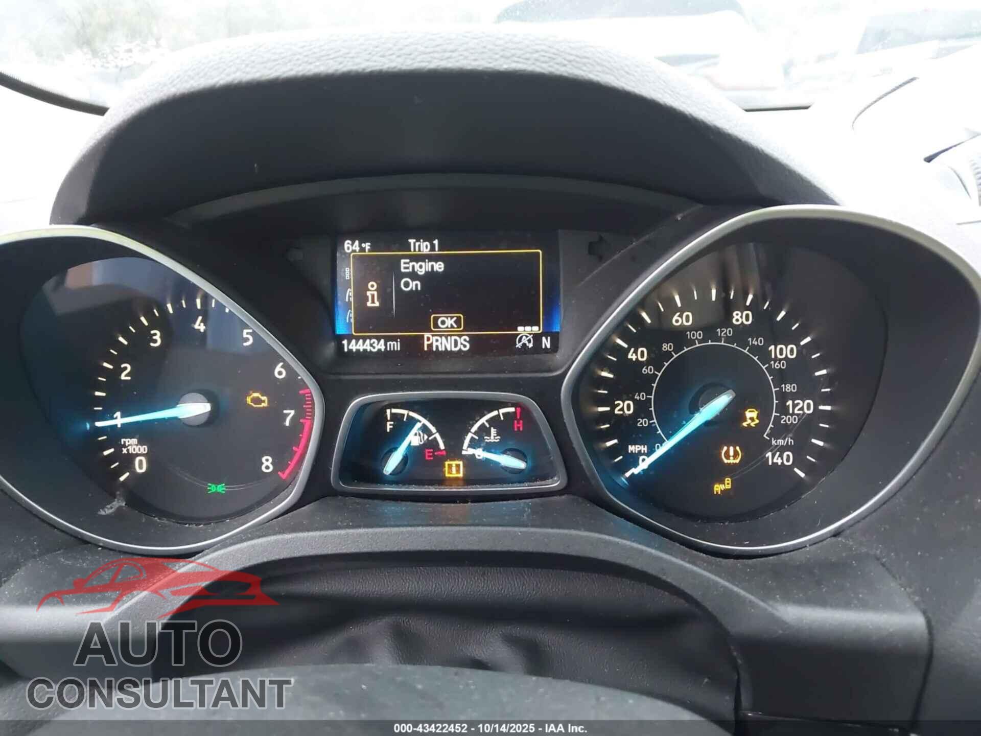FORD ESCAPE 2017 - 1FMCU0J90HUB80160