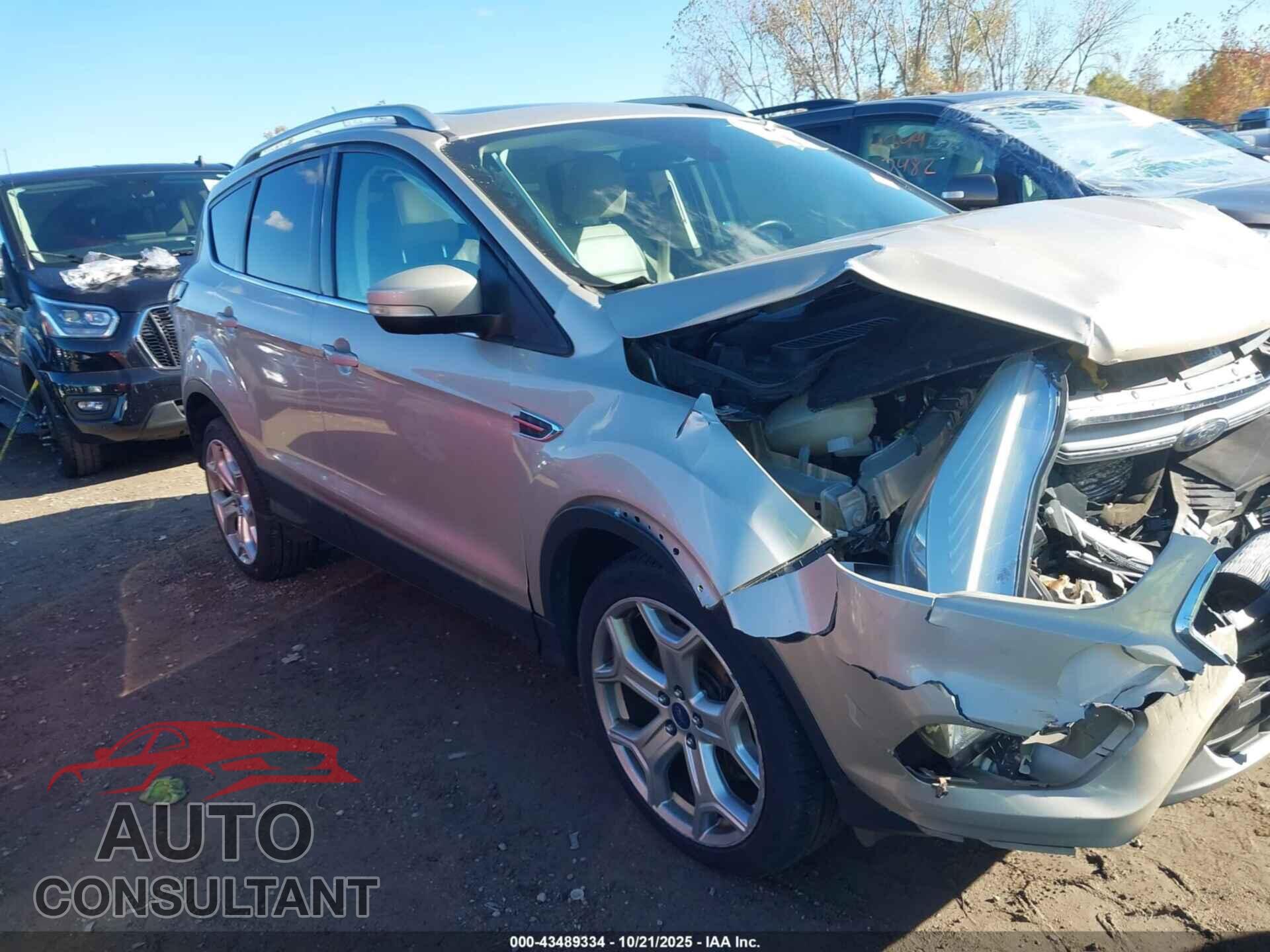FORD ESCAPE 2017 - 1FMCU9JD5HUC45982