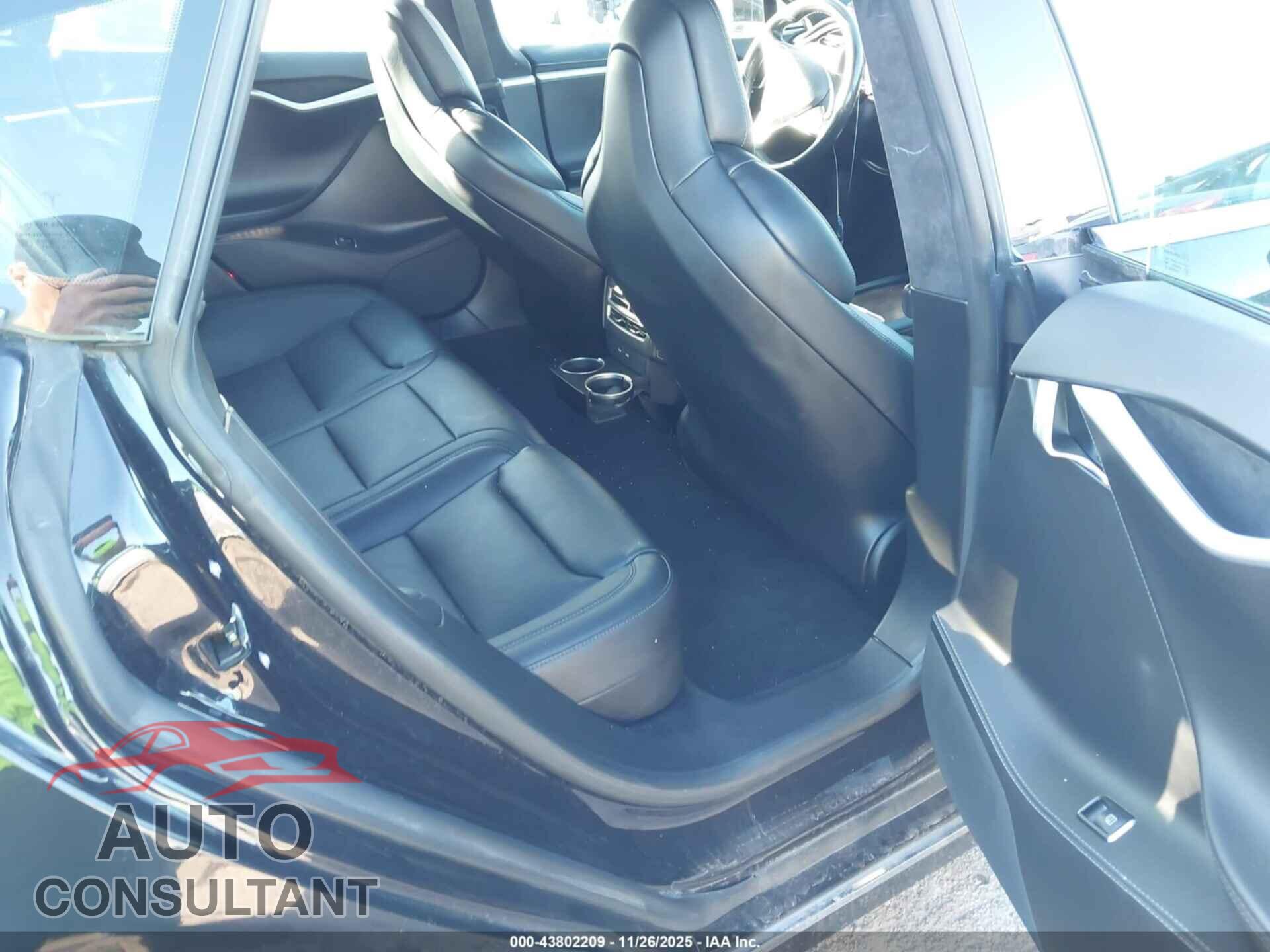 TESLA MODEL S 2017 - 5YJSA1E16HF217627
