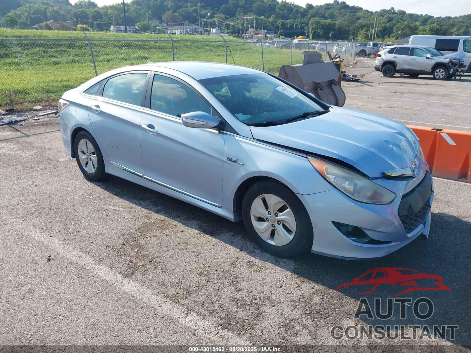 HYUNDAI SONATA HYBRID 2013 - KMHEC4A43DA083828
