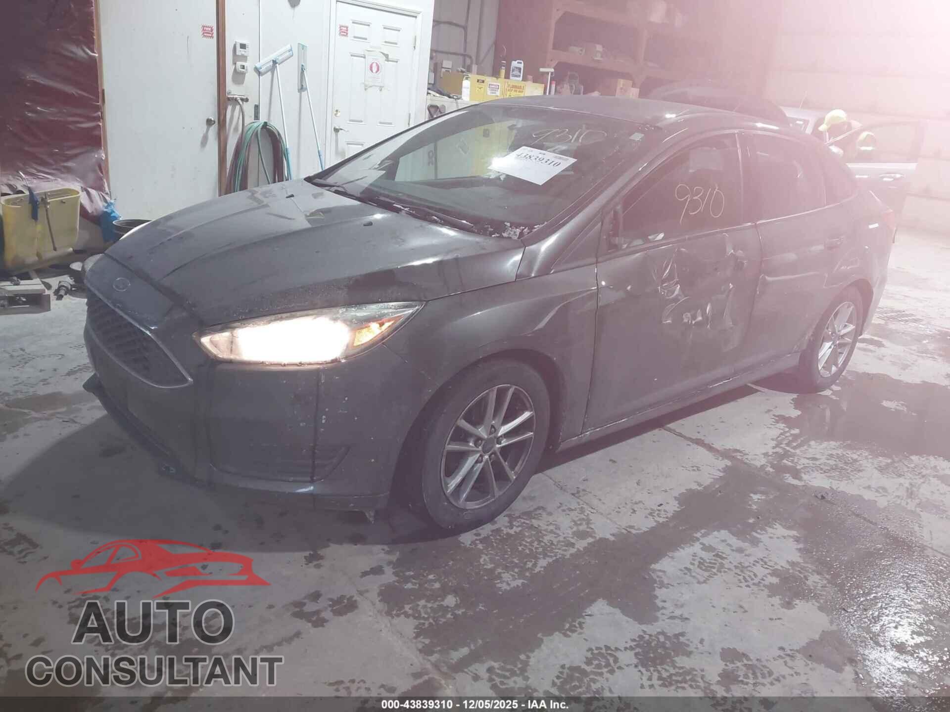 FORD FOCUS 2015 - 1FADP3F28FL348570