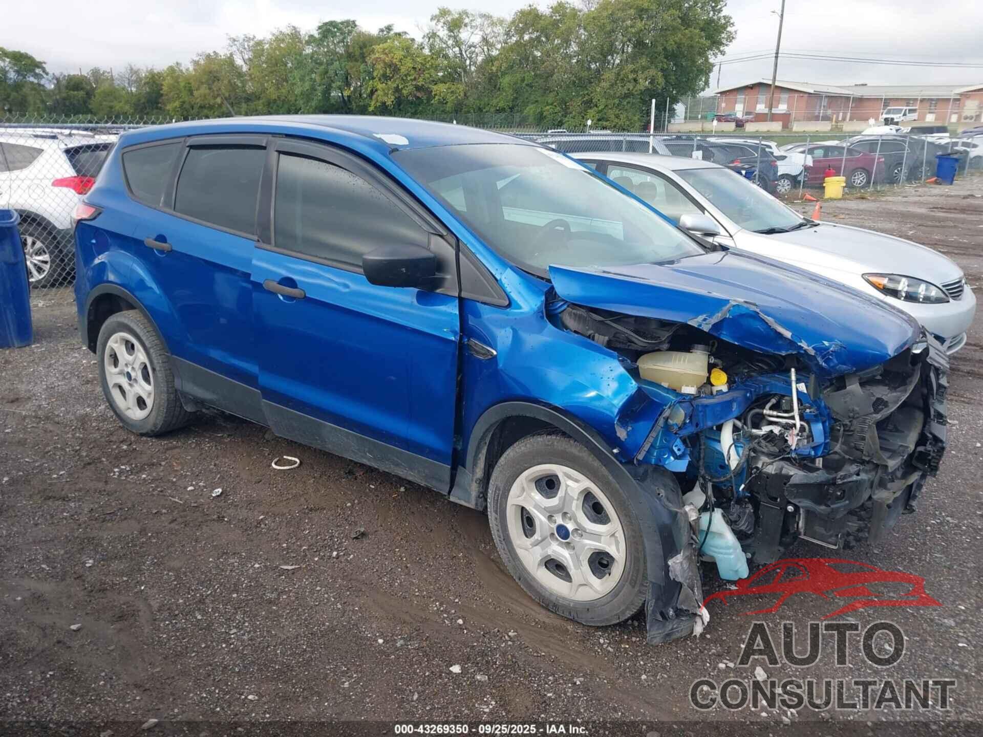 FORD ESCAPE 2017 - 1FMCU0F73HUD72504