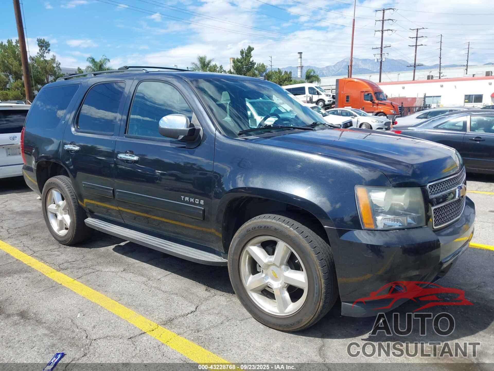 CHEVROLET TAHOE 2010 - 1GNUCBE03AR240080