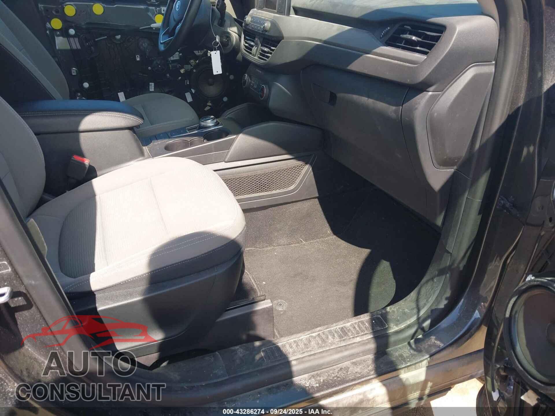 FORD ESCAPE 2020 - 1FMCU9F63LUA11097