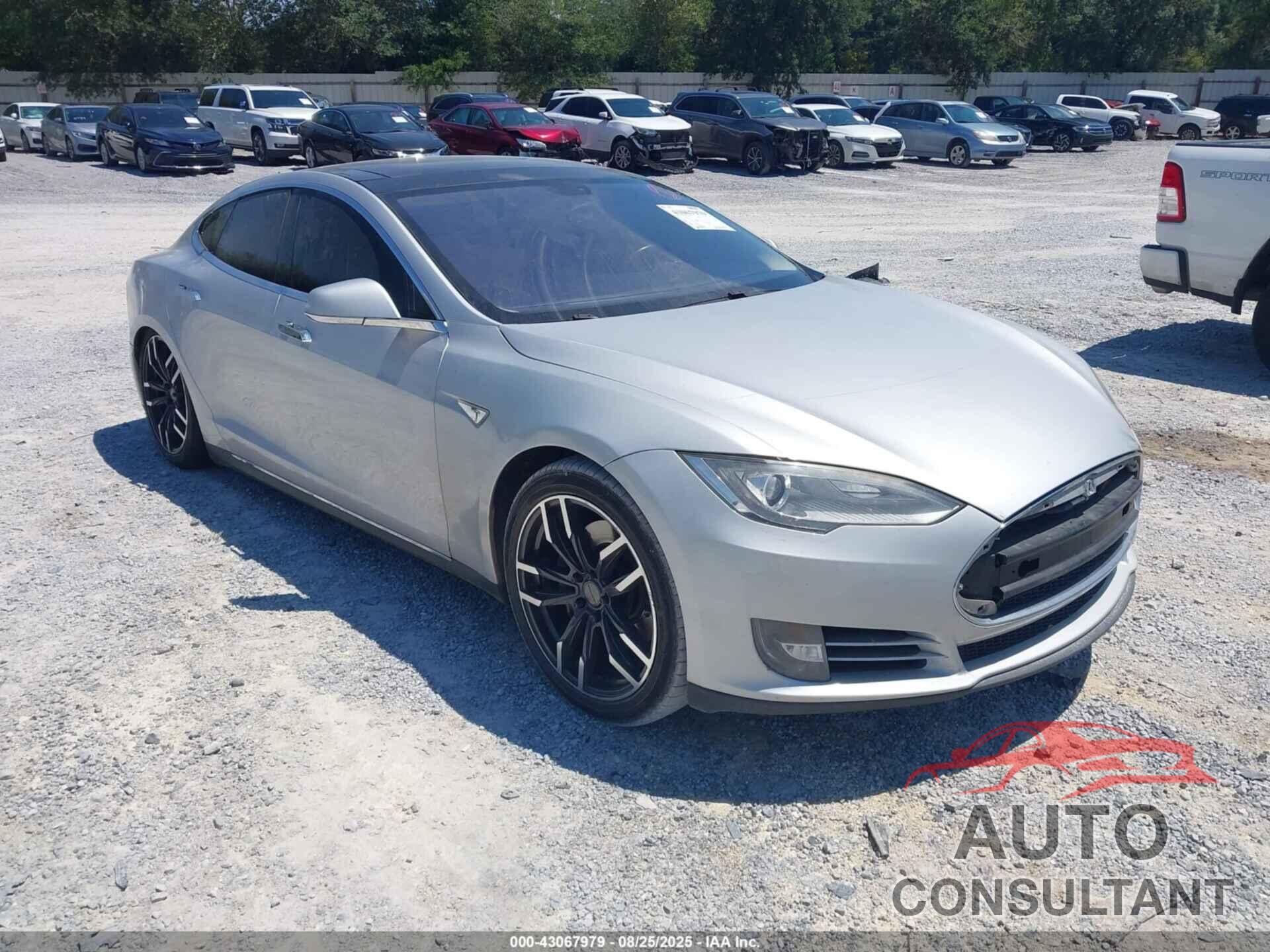 TESLA MODEL S 2013 - 5YJSA1DP8DFP06434
