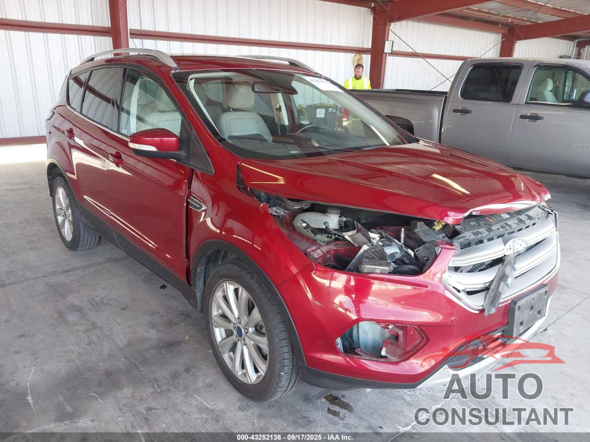 FORD ESCAPE 2017 - 1FMCU0J98HUD29348