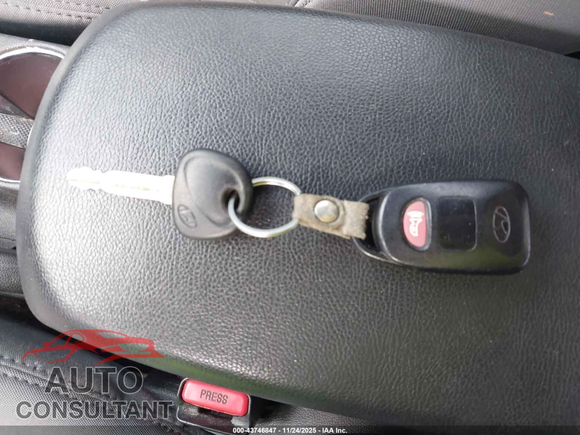 HYUNDAI ELANTRA 2013 - 5NPDH4AE7DH298731