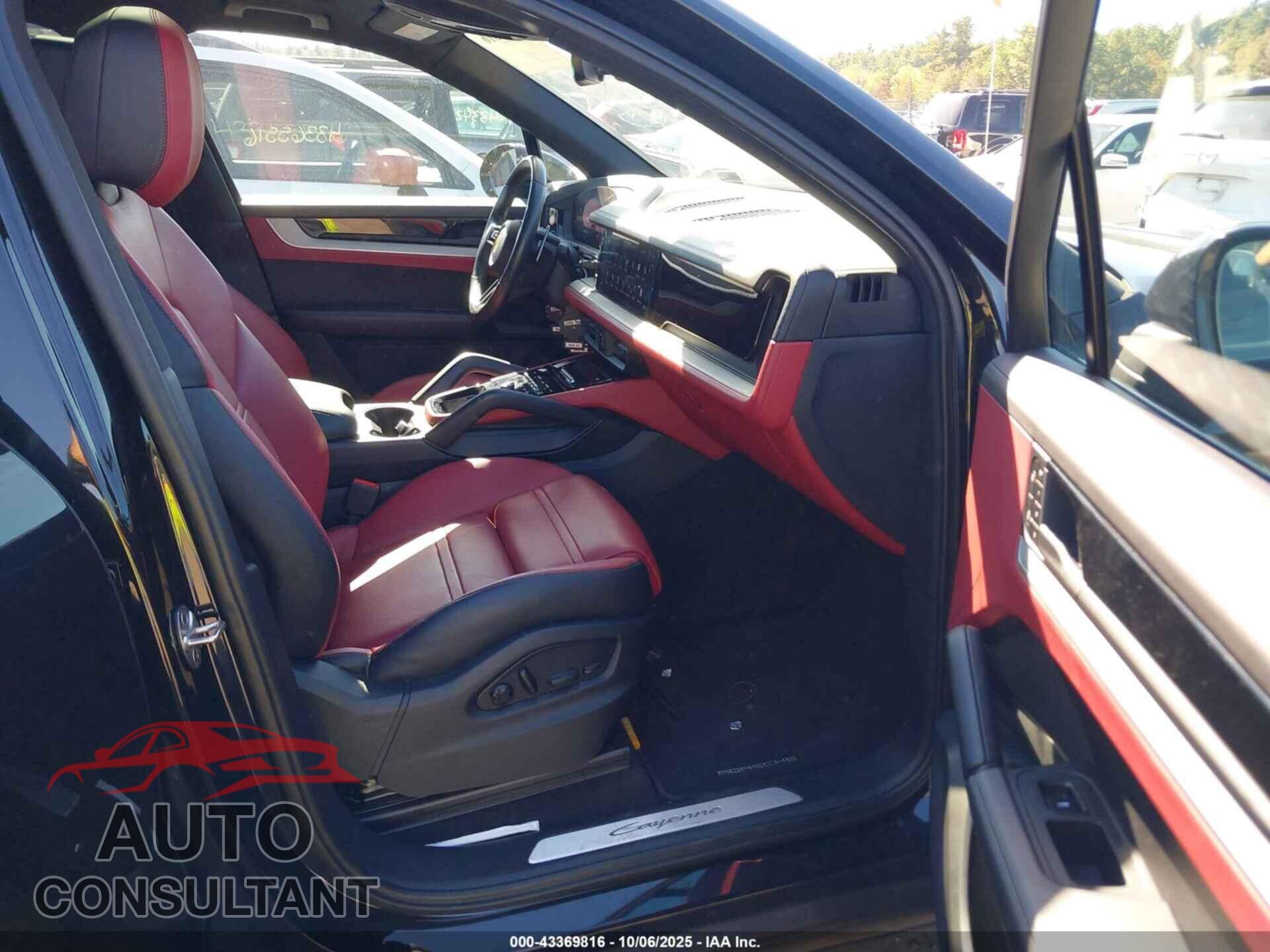 PORSCHE CAYENNE 2024 - WP1AA2AY6RDA02454