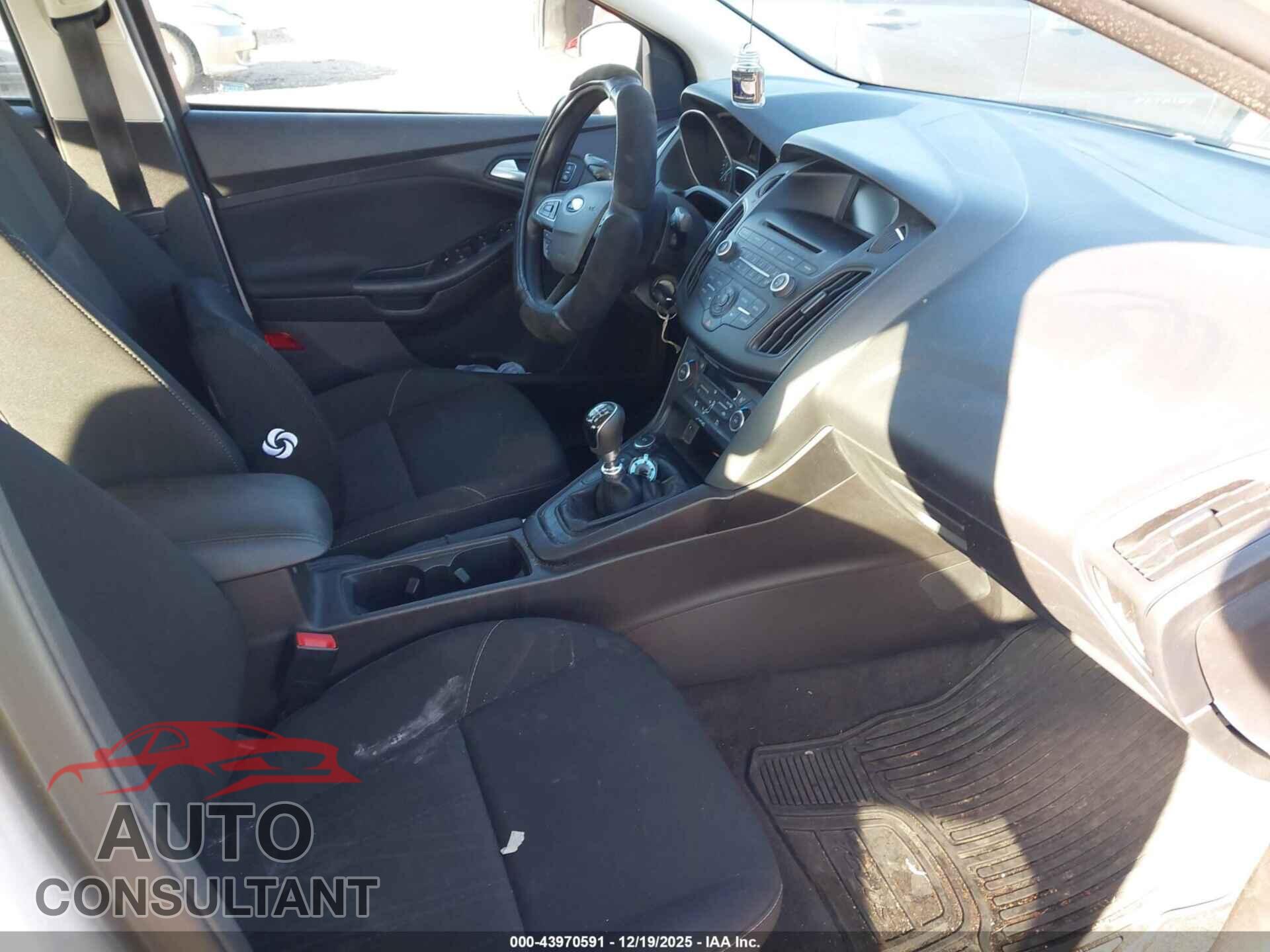 FORD FOCUS 2017 - 1FADP3FE2HL282899