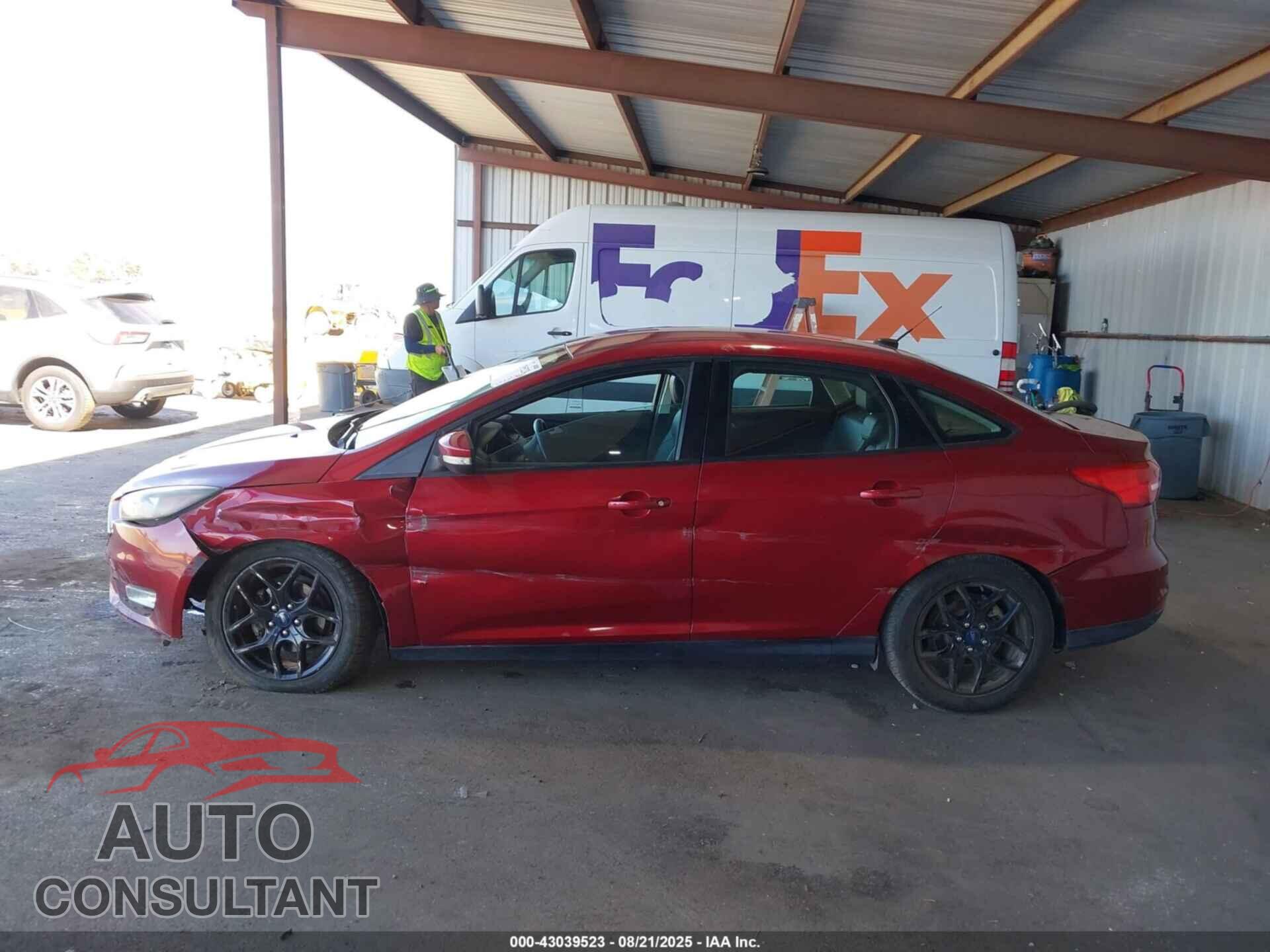 FORD FOCUS 2016 - 1FADP3F2XGL404882
