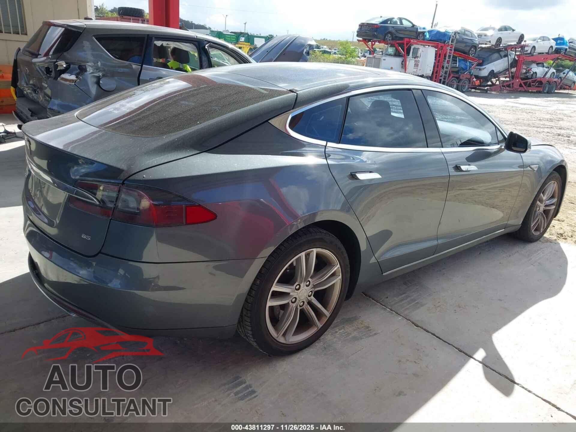 TESLA MODEL S 2013 - 5YJSA1CN9DFP12064