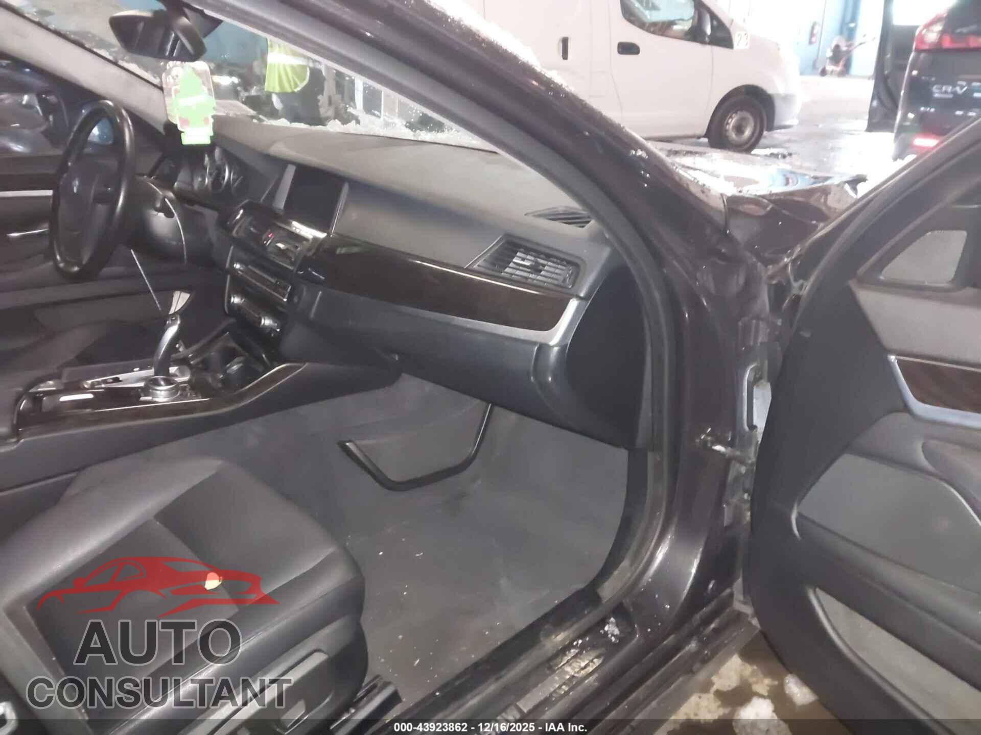 BMW 528I 2014 - WBA5A7C54ED618924