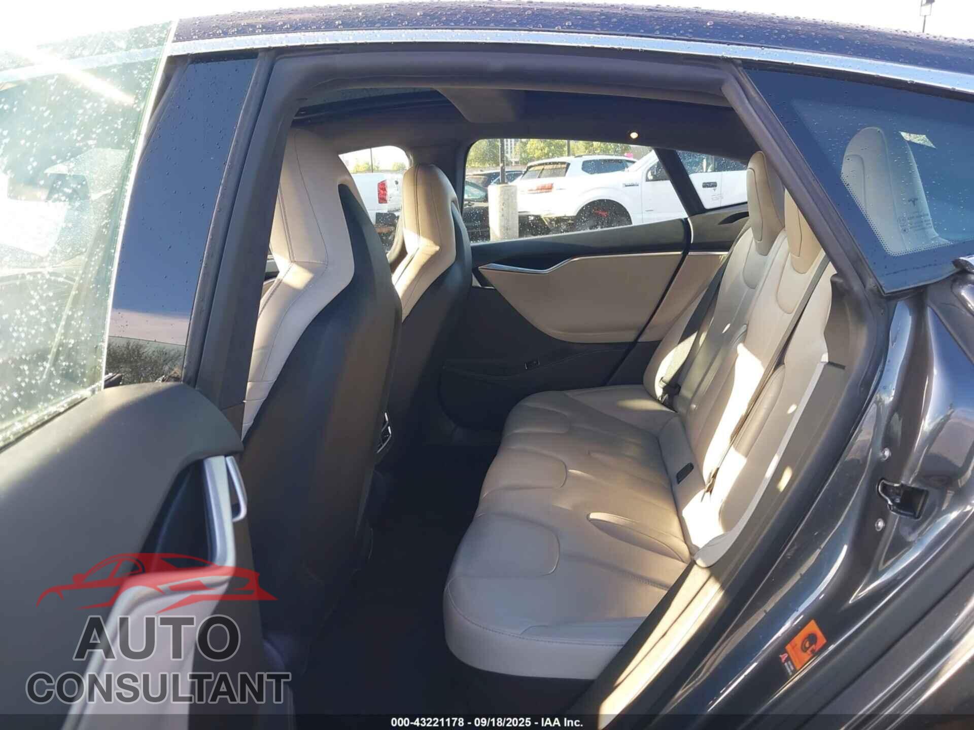 TESLA MODEL S 2016 - 5YJSA1E18GF123909