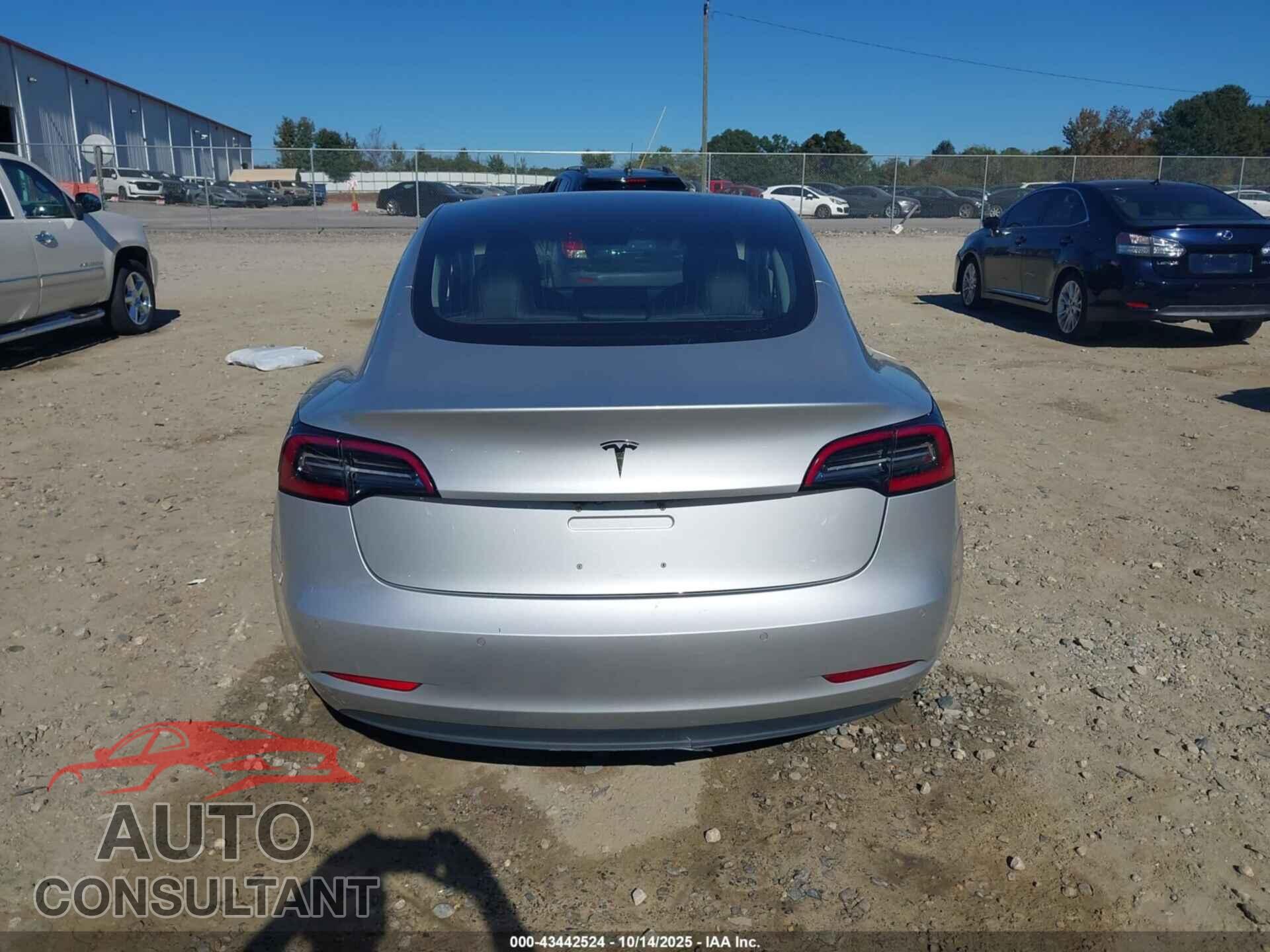 TESLA MODEL 3 2018 - 5YJ3E1EA9JF048637