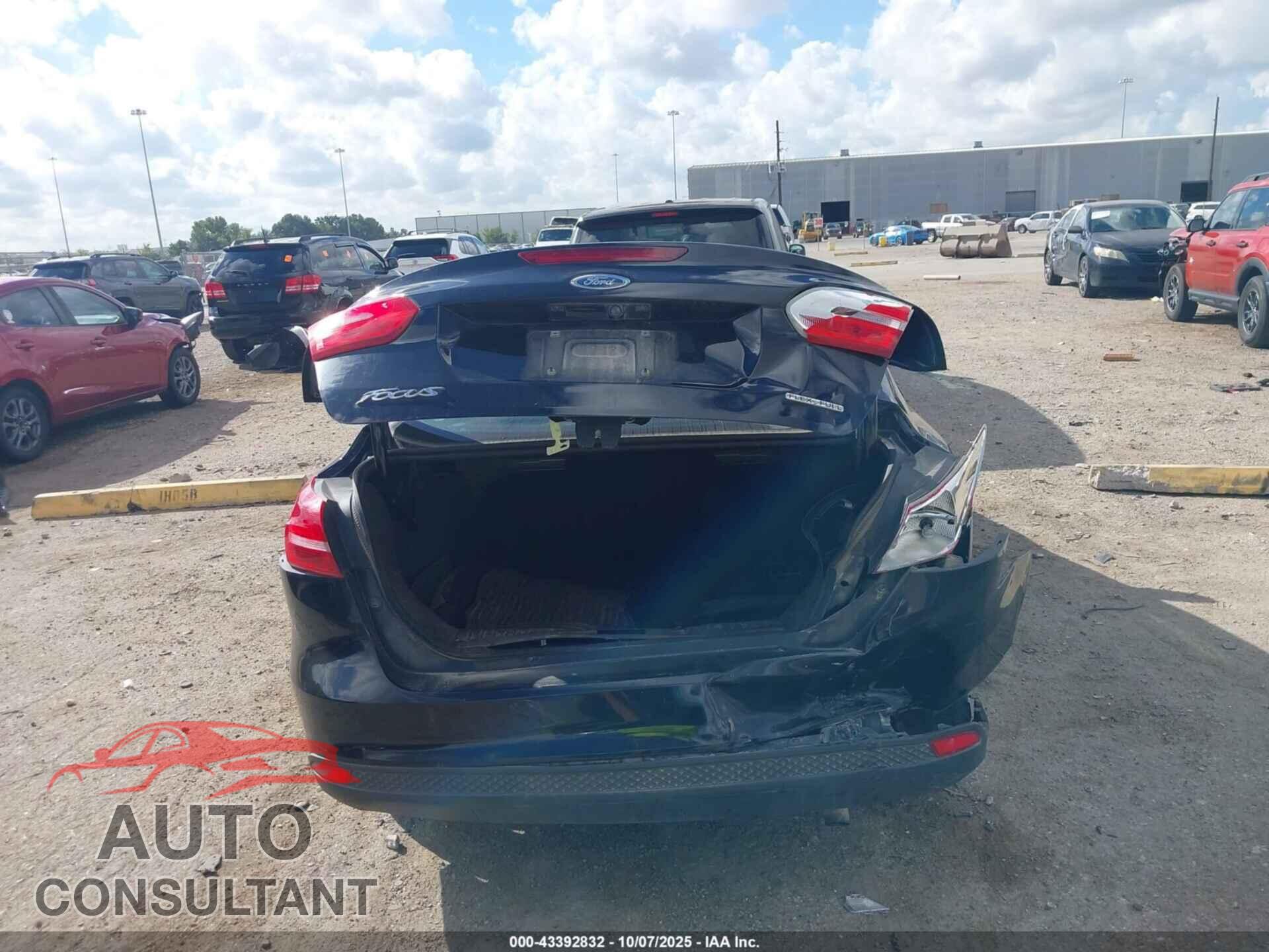 FORD FOCUS 2016 - 1FADP3E26GL212330
