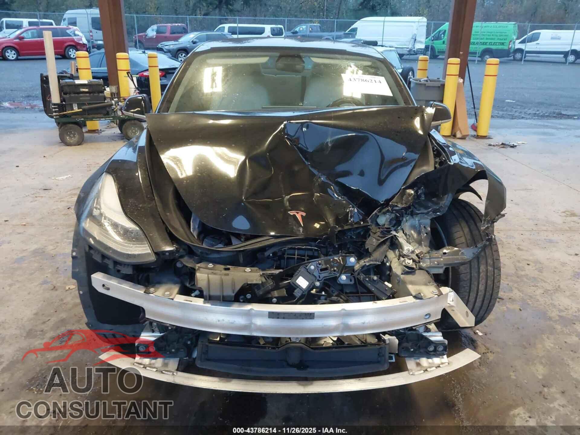TESLA MODEL 3 2018 - 5YJ3E1EB5JF081806