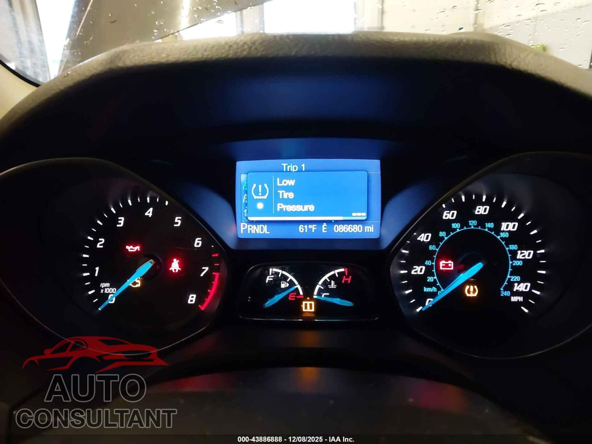 FORD FOCUS 2014 - 1FADP3F21EL113393