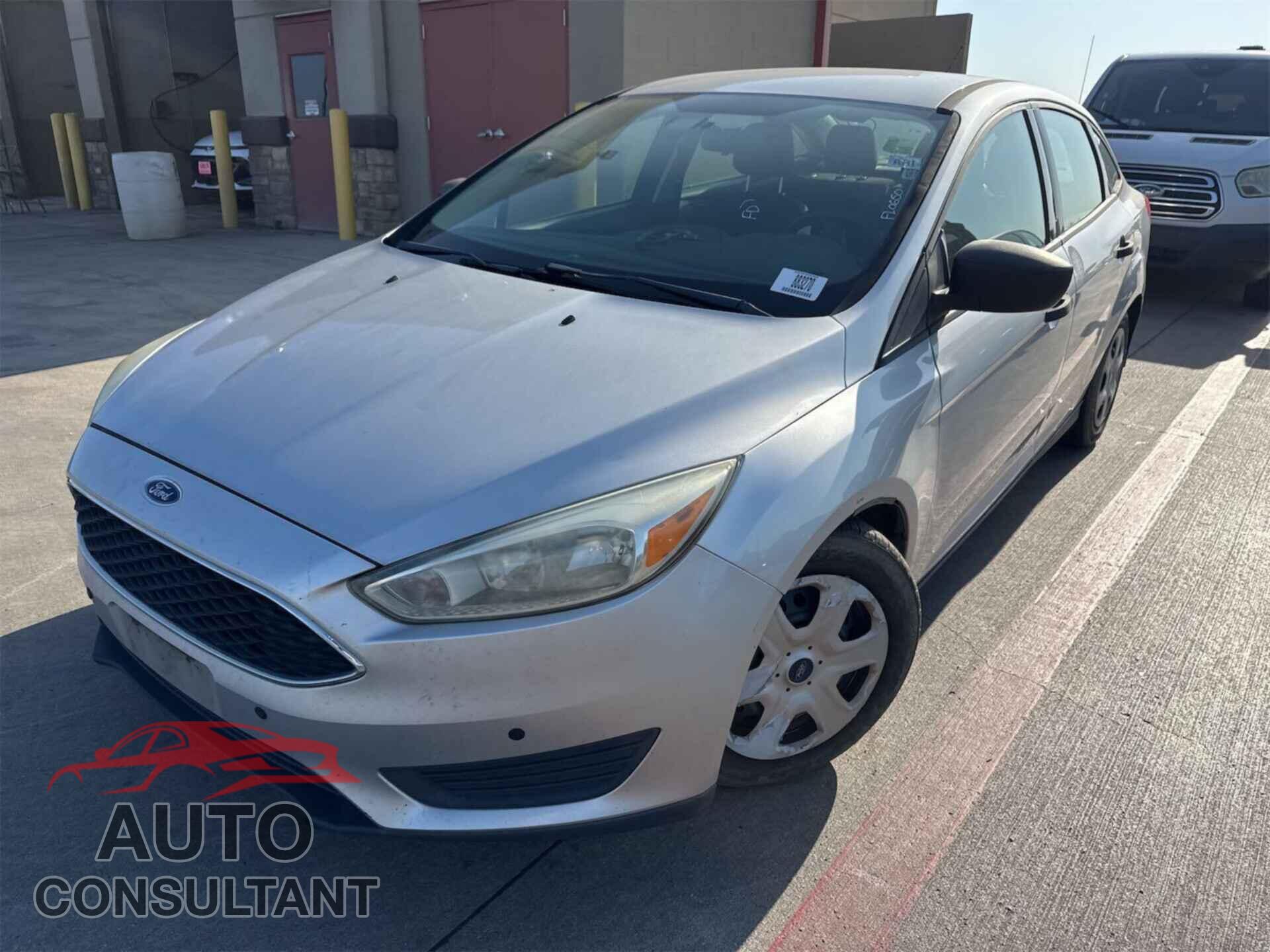 FORD FOCUS 2016 - 1FADP3E28GL366179