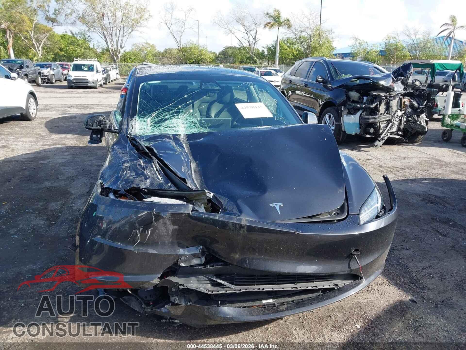 TESLA MODEL 3 2024 - 5YJ3E1EA9RF760156