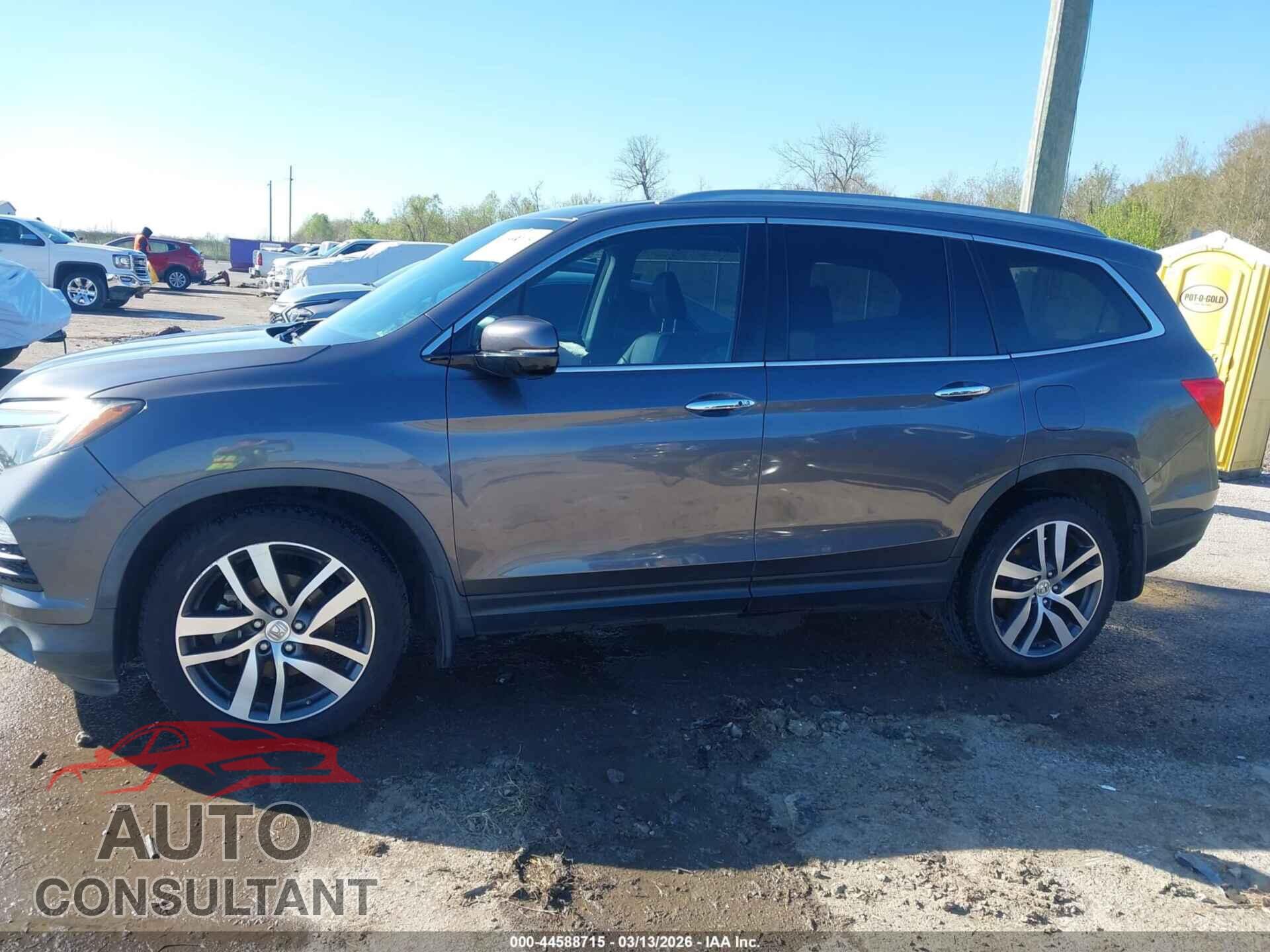 HONDA PILOT 2017 - 5FNYF5H9XHB045557