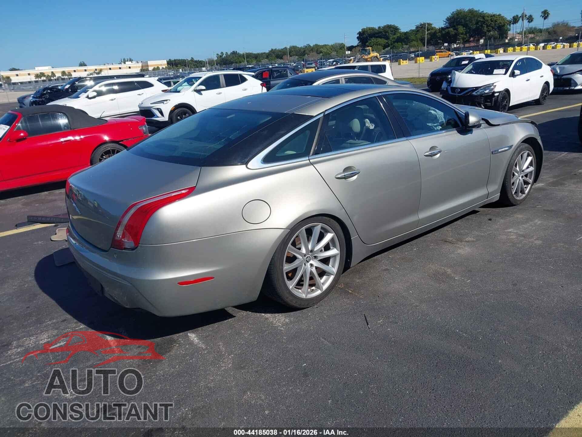 JAGUAR XJ 2011 - SAJWA1CB9BLV13132