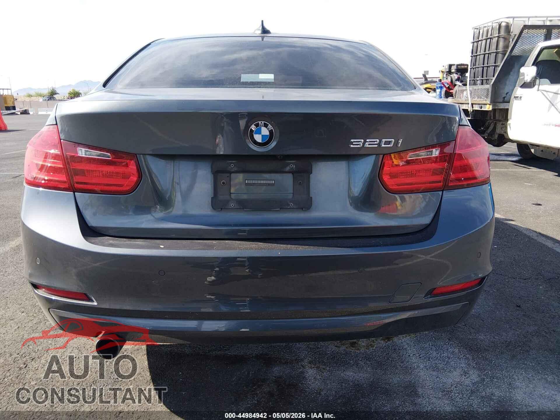 BMW 320I 2015 - WBA3B1G51FNT05868
