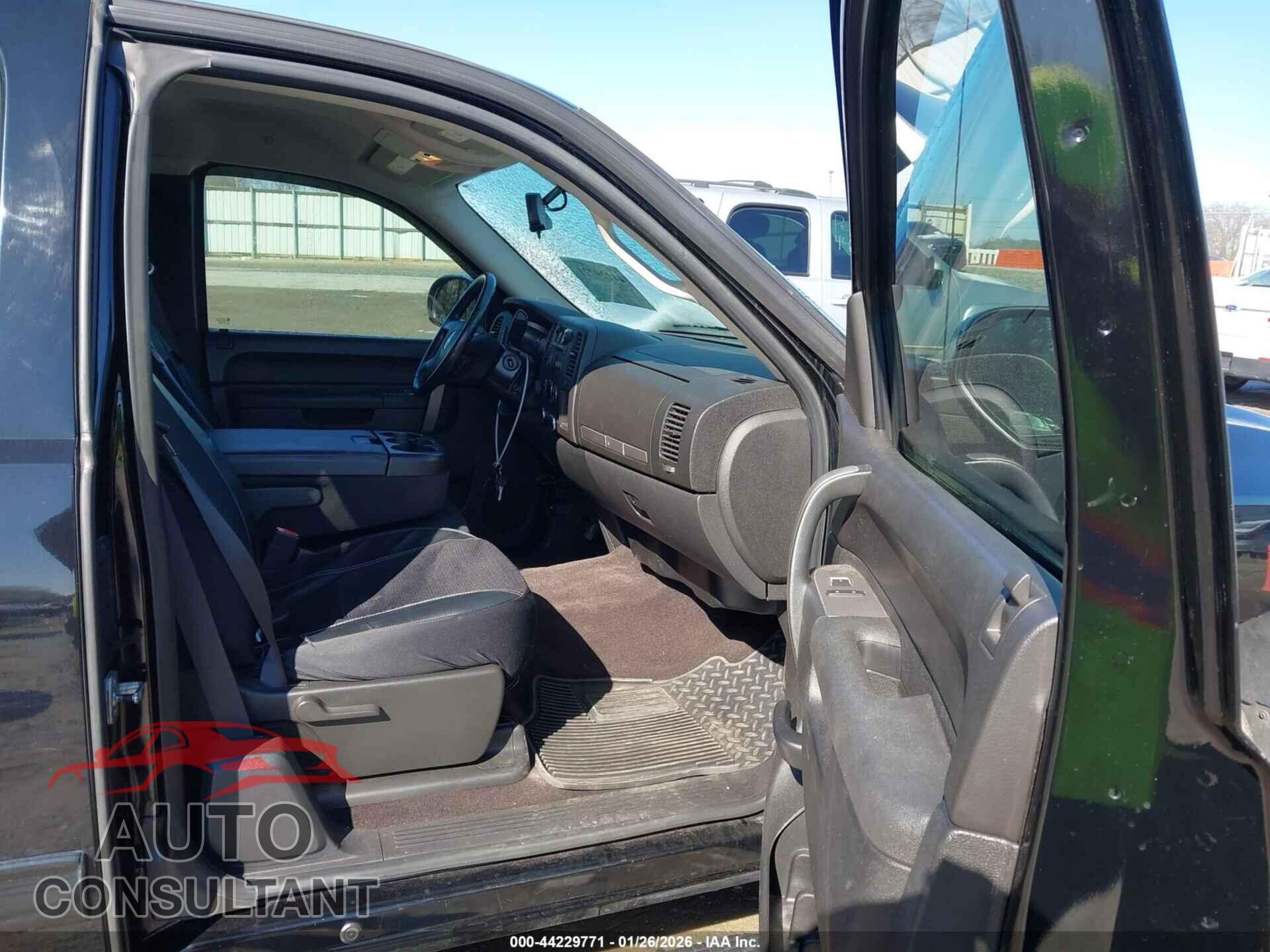 CHEVROLET SILVERADO 1500 2011 - 1GCRKSE33BZ110121