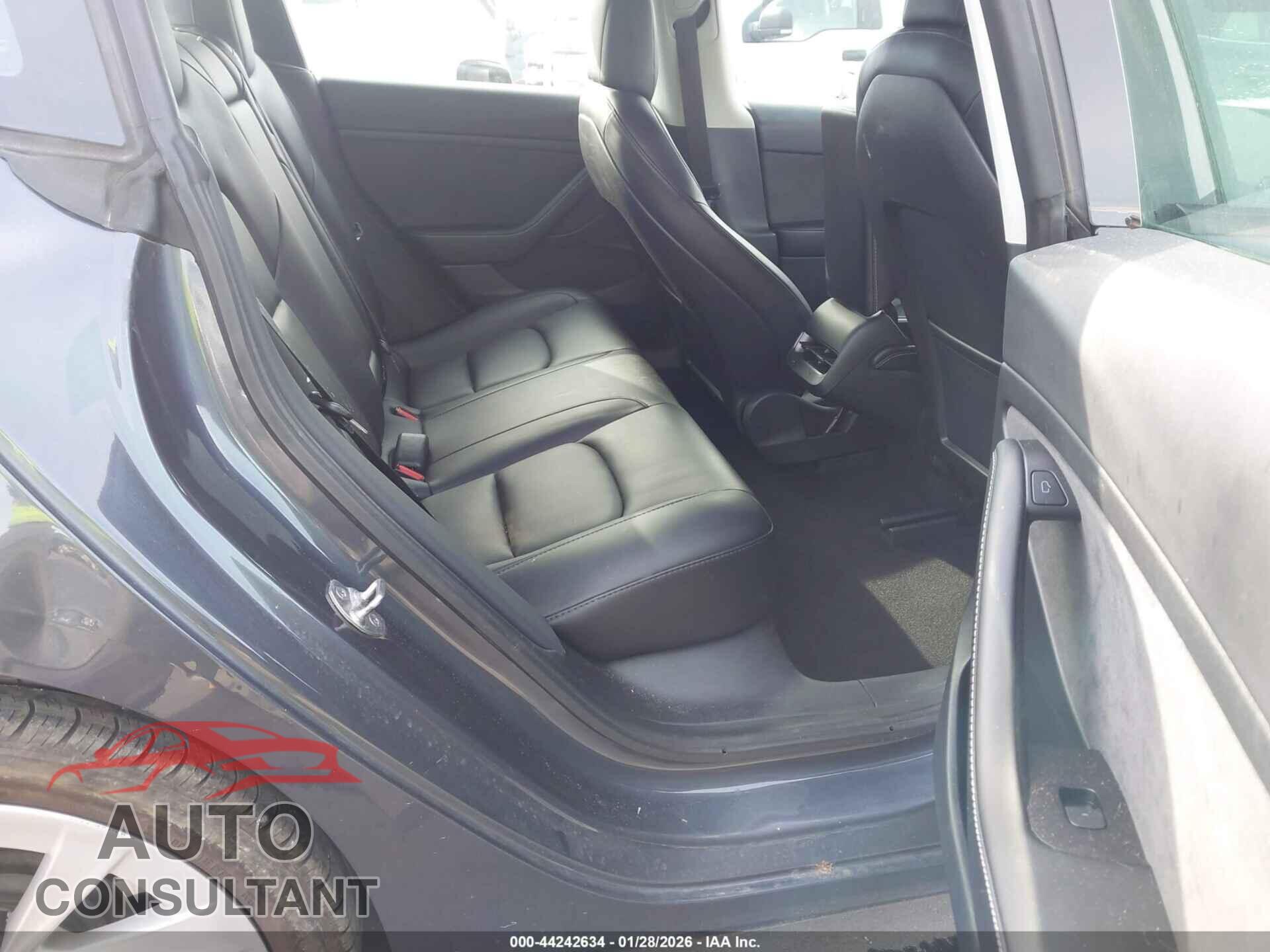 TESLA MODEL 3 2021 - 5YJ3E1EA0MF031858