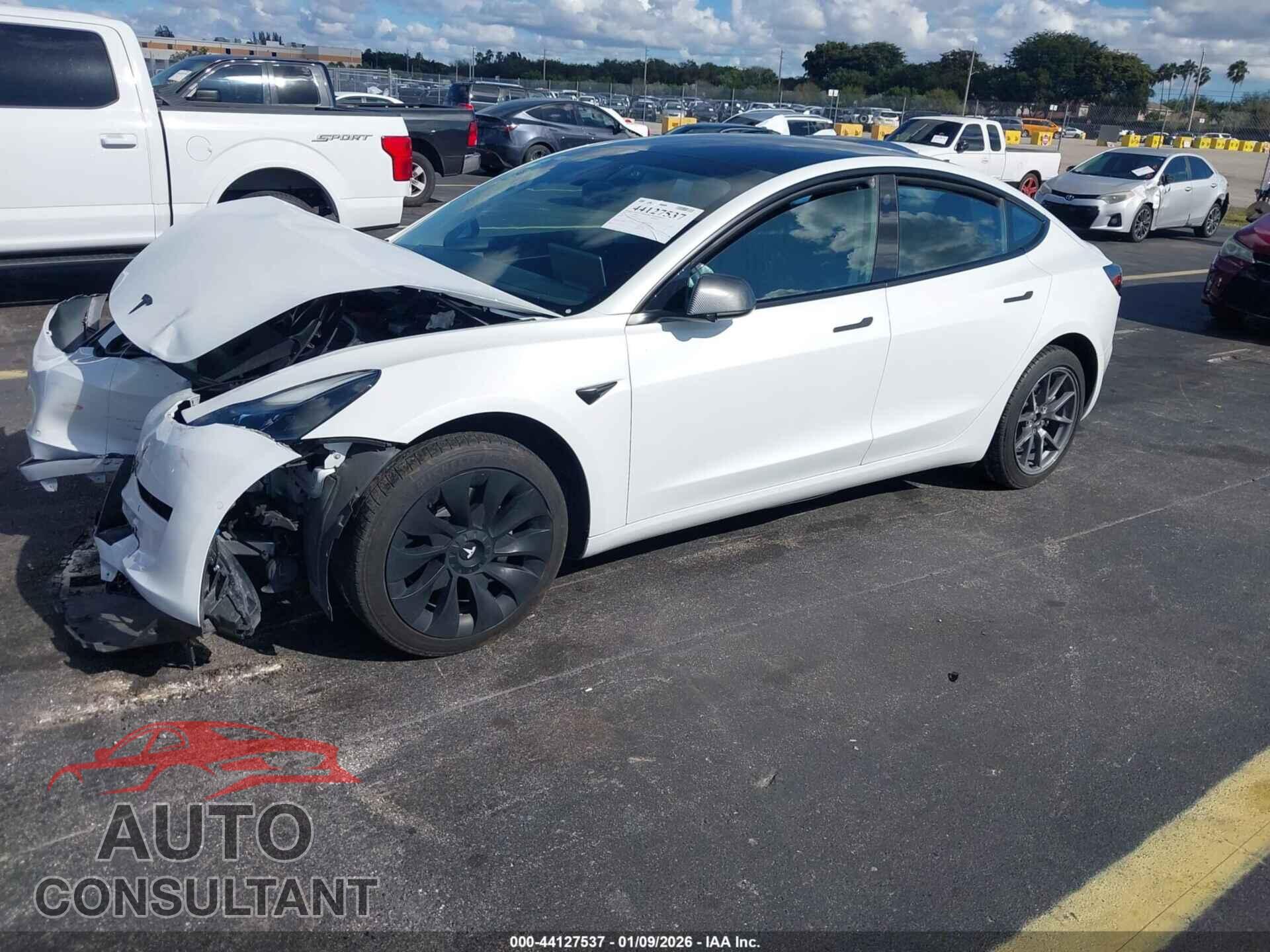 TESLA MODEL 3 2021 - 5YJ3E1EA2MF057698