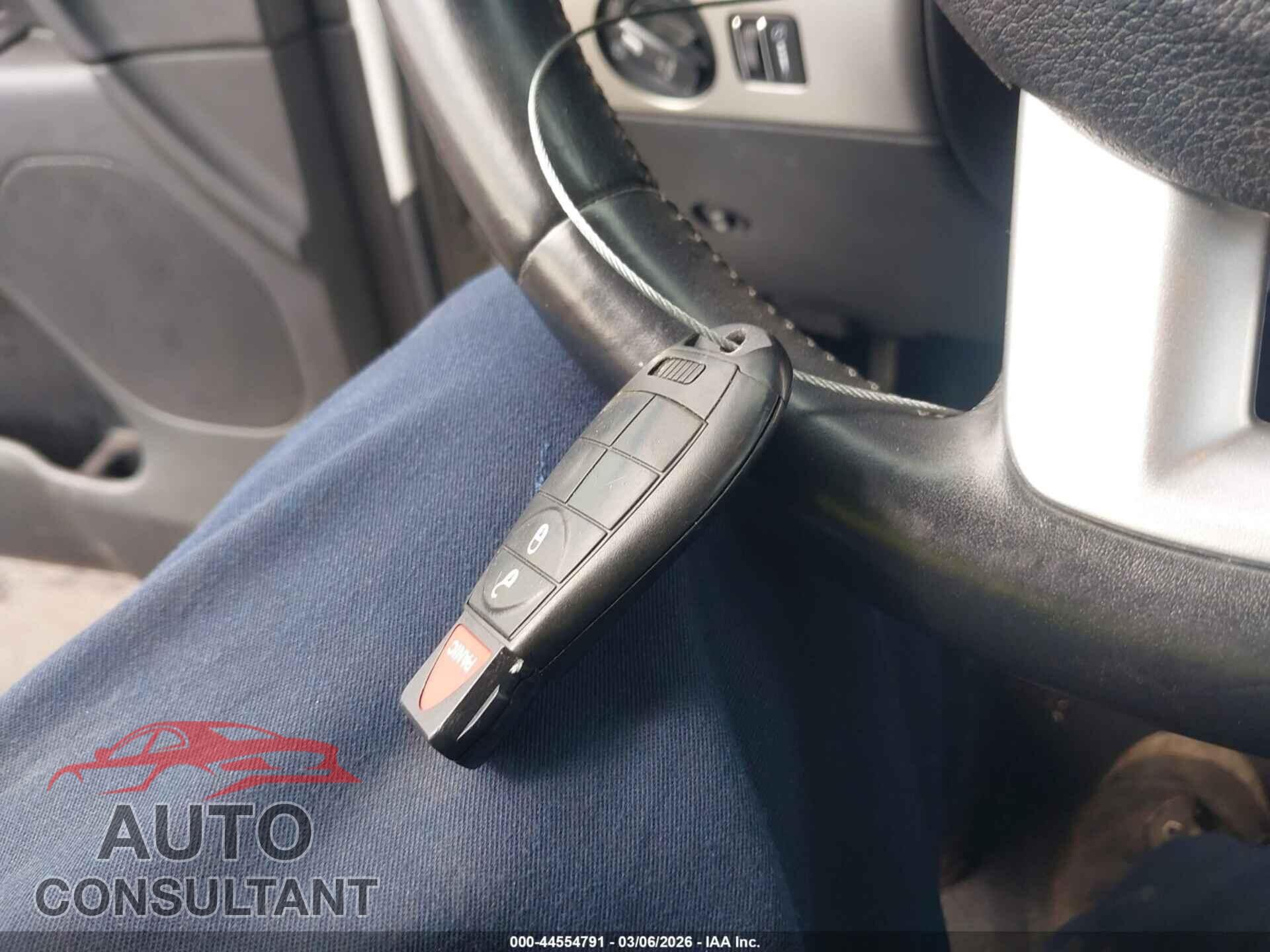DODGE DURANGO 2013 - 1C4RDJAG8DC658165