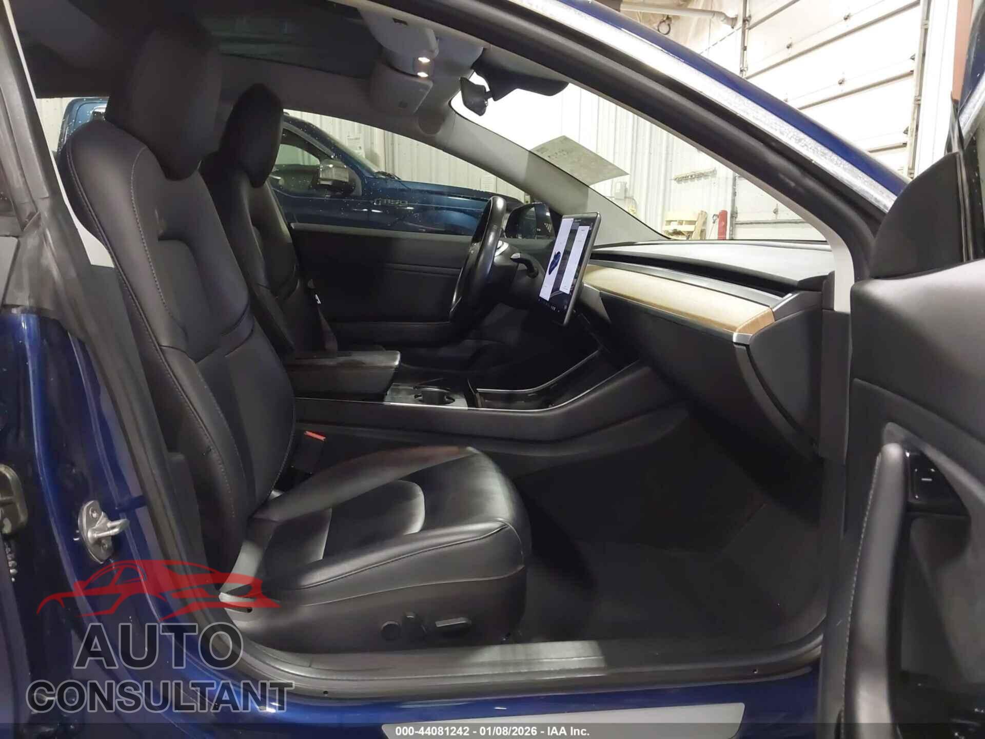 TESLA MODEL 3 2018 - 5YJ3E1EA9JF013077