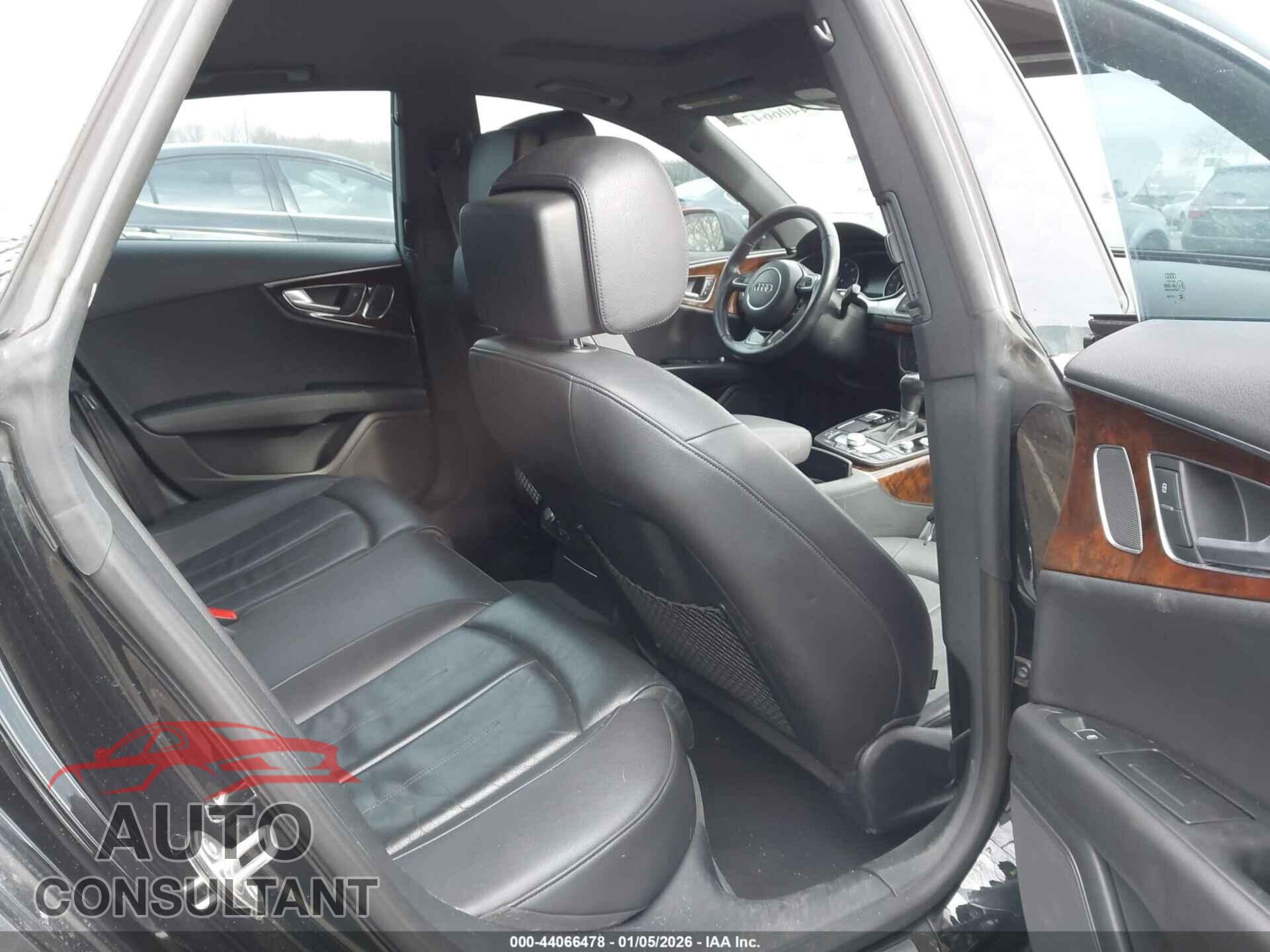 AUDI A7 2015 - WAUWGAFC3FN028669