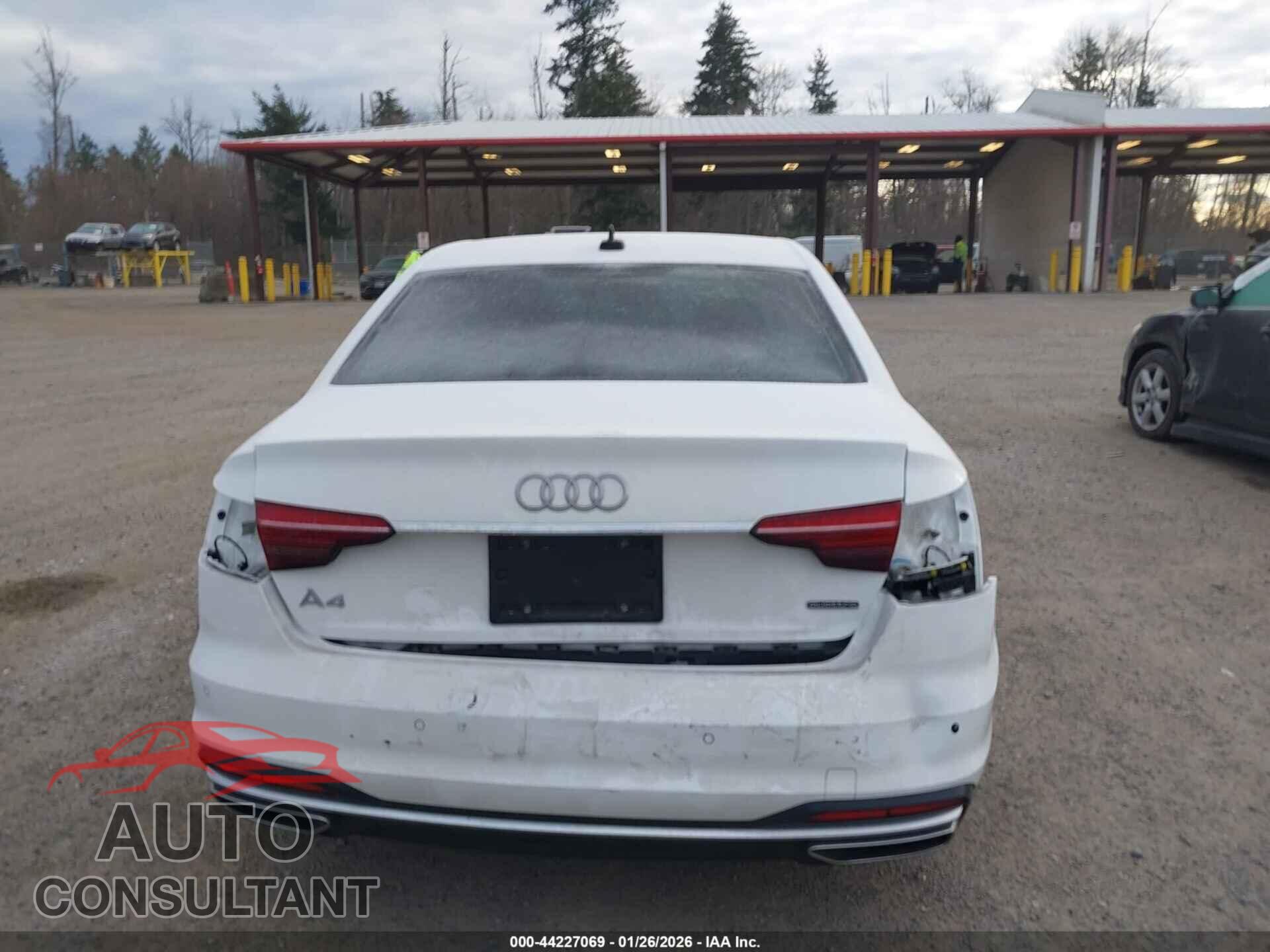AUDI A4 2023 - WAUDAAF40PN001061