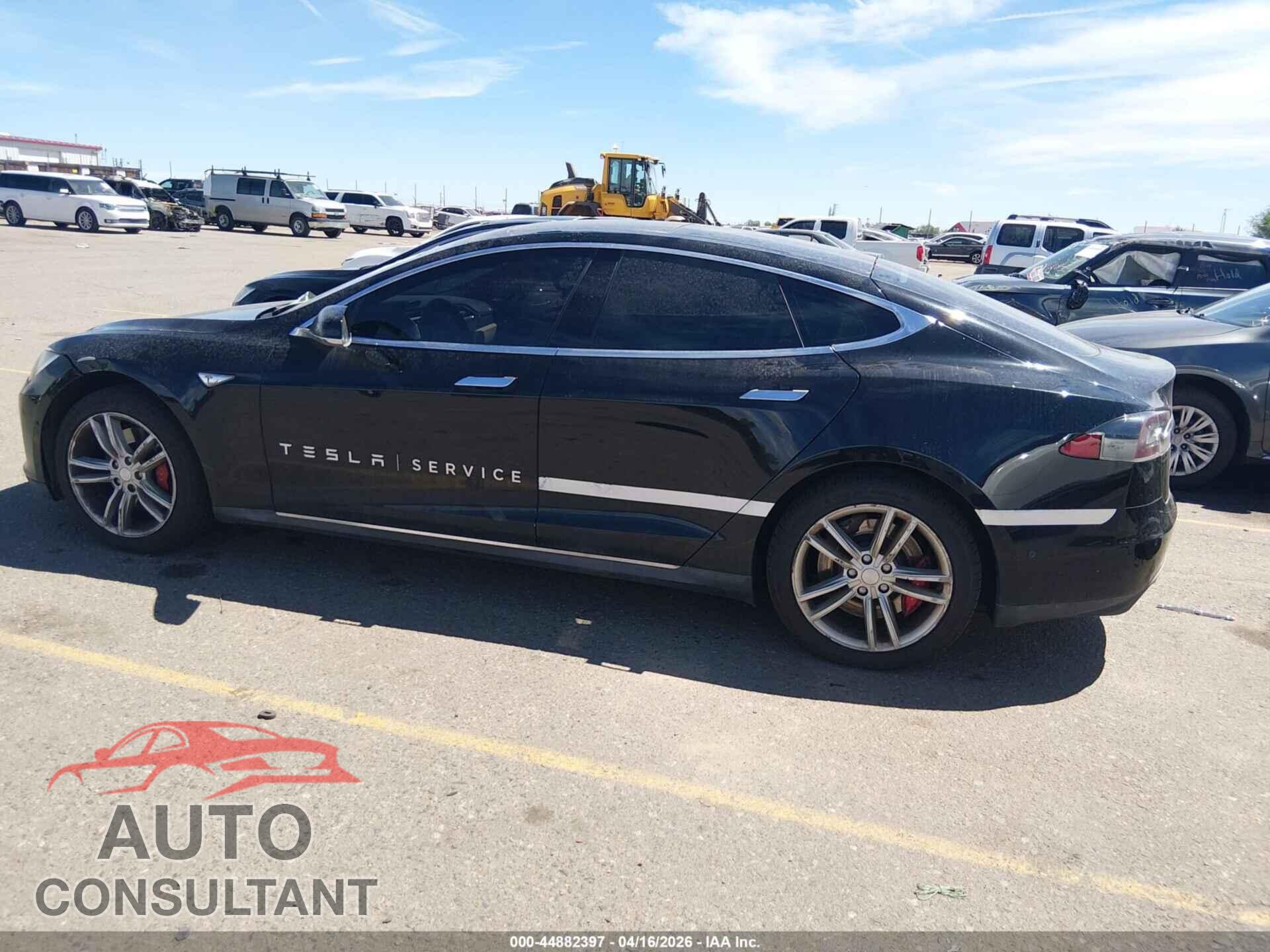 TESLA MODEL S 2015 - 5YJSA1H40FF081529