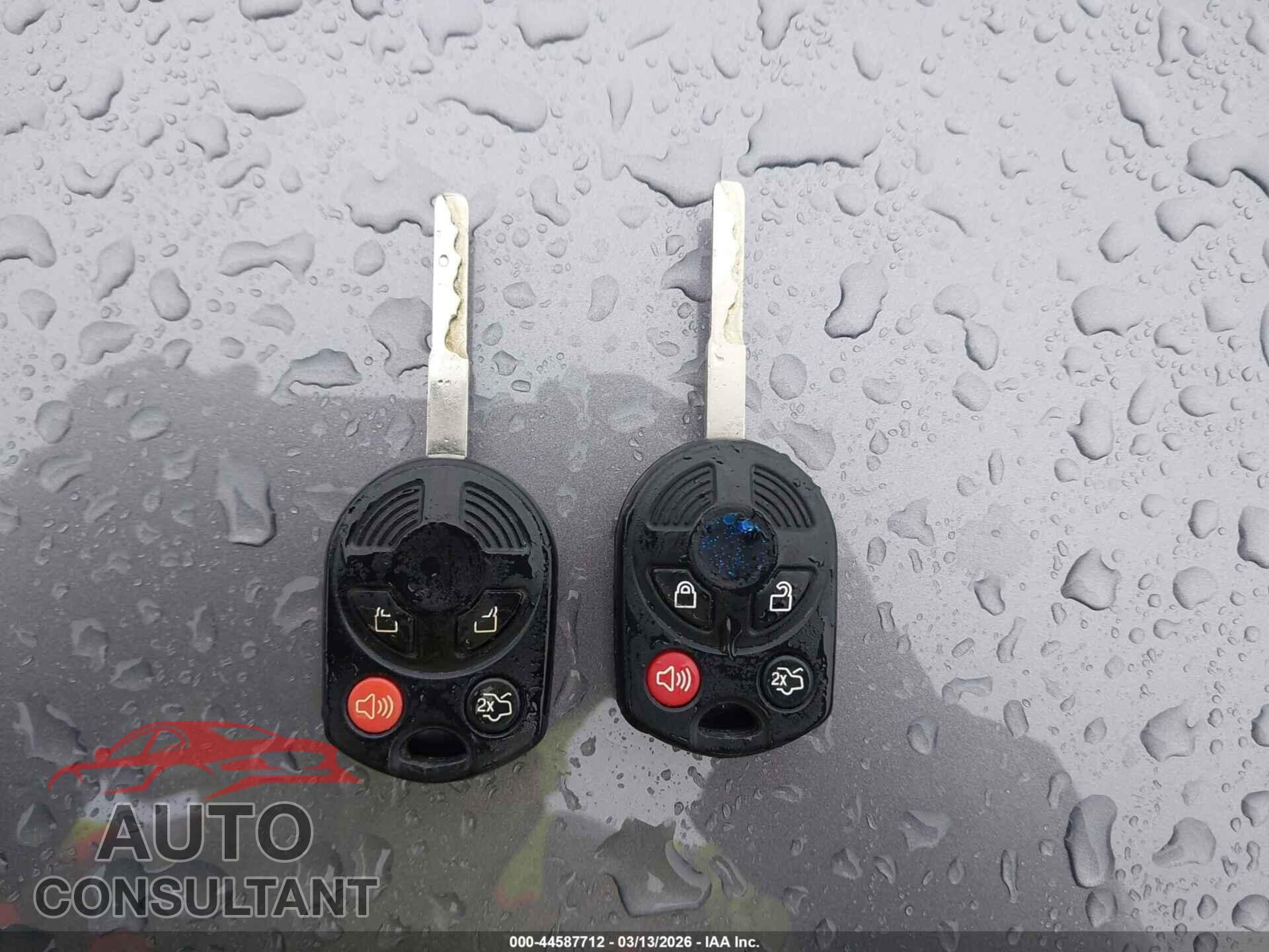 FORD FOCUS 2017 - 1FADP3F27HL236183