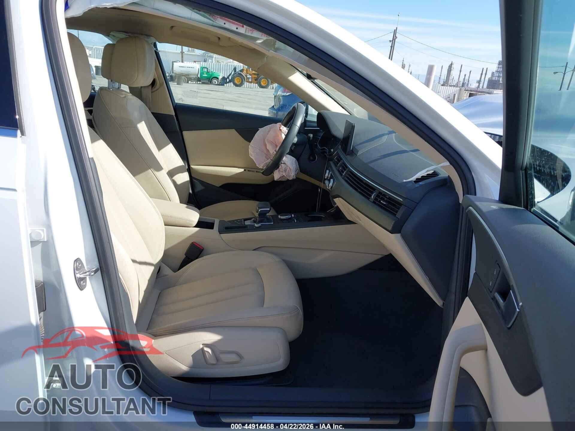 AUDI A4 2019 - WAUGMAF44KA037341