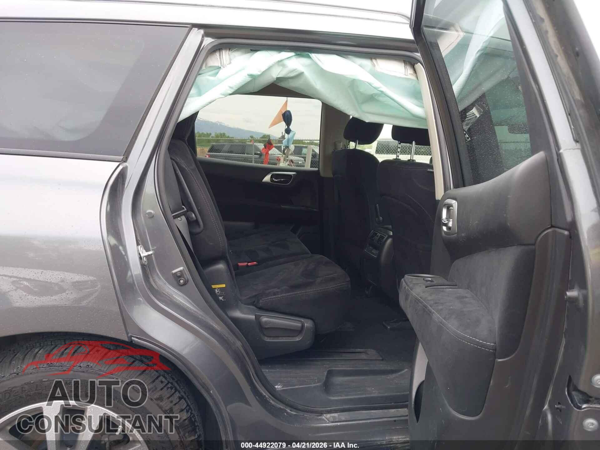 NISSAN PATHFINDER 2015 - 5N1AR2MM2FC638255