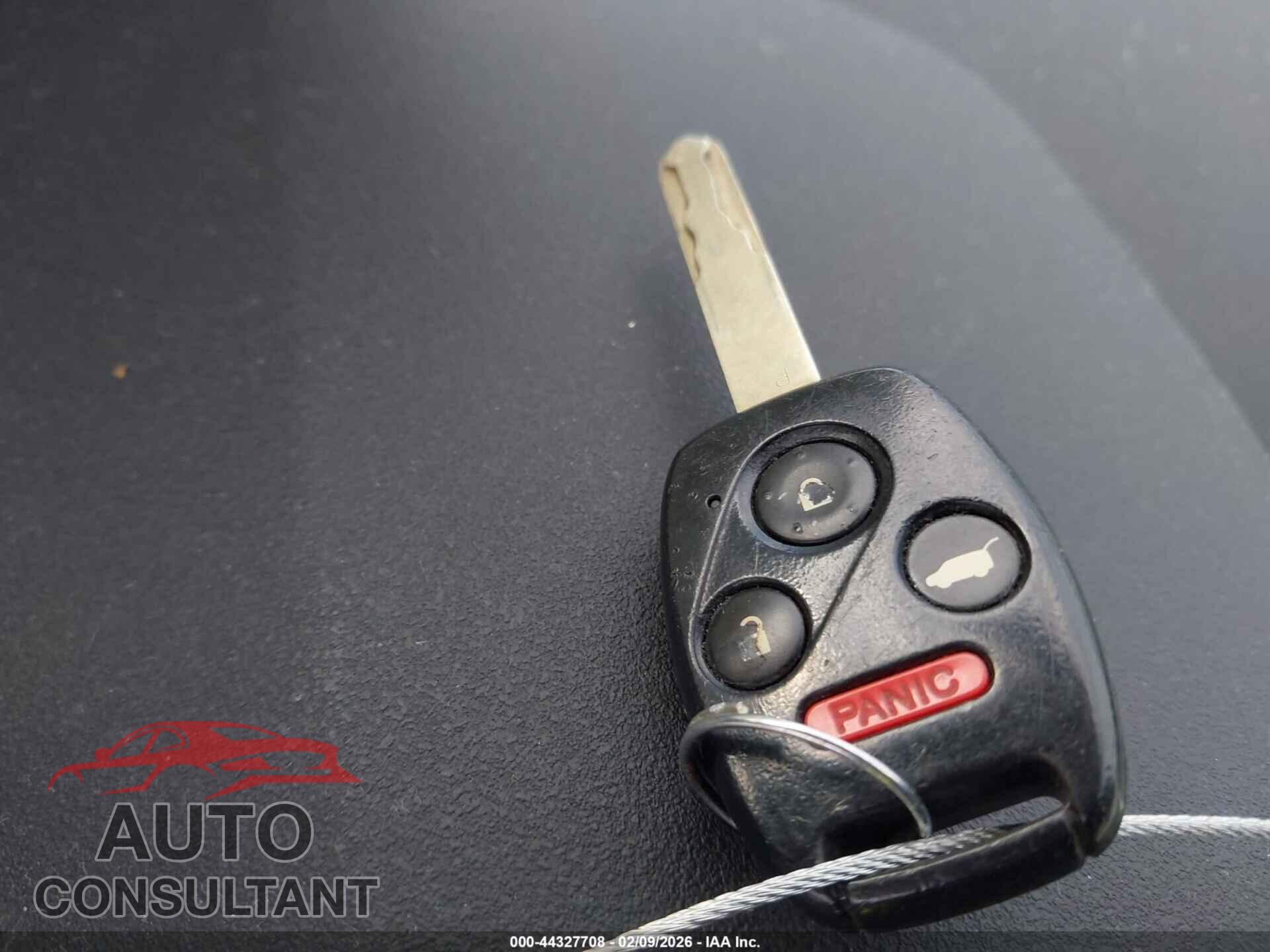 HONDA PILOT 2015 - 5FNYF3H26FB012897