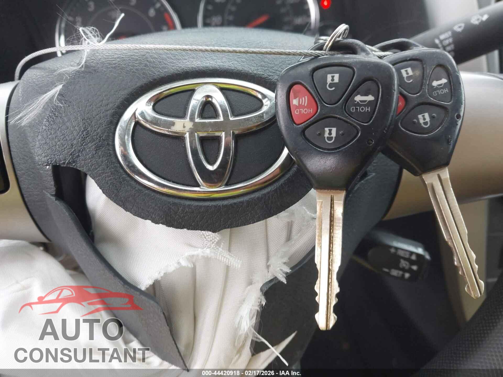 TOYOTA COROLLA 2013 - 2T1BU4EE8DC024051
