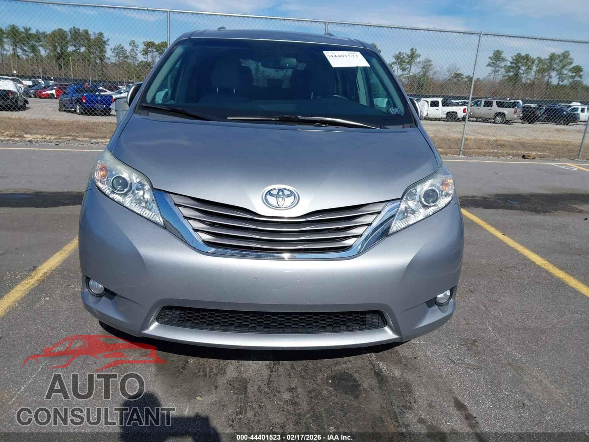 TOYOTA SIENNA 2017 - 5TDDZ3DC8HS170791