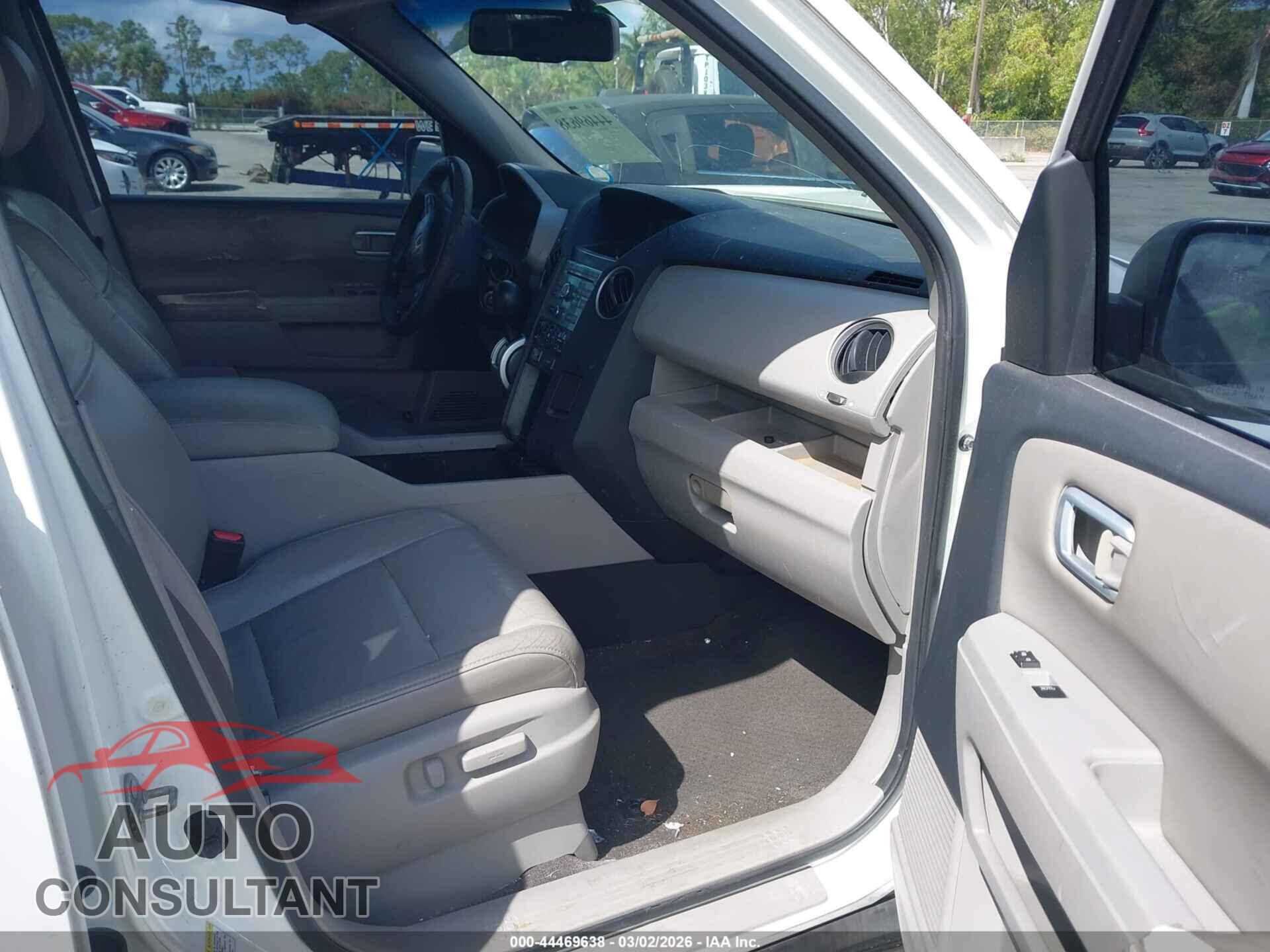 HONDA PILOT 2011 - 5FNYF3H22BB032946